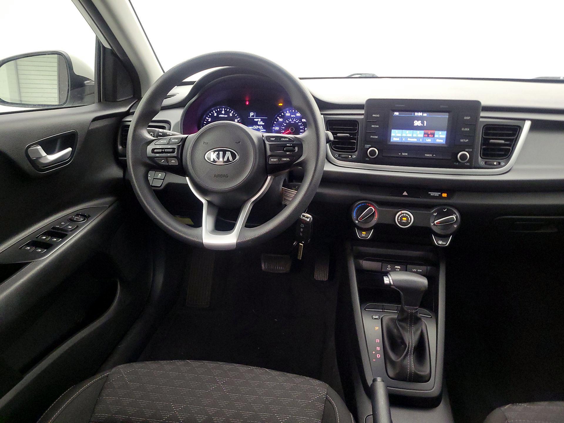 Thumbnail: 2019 Kia Rio - 10