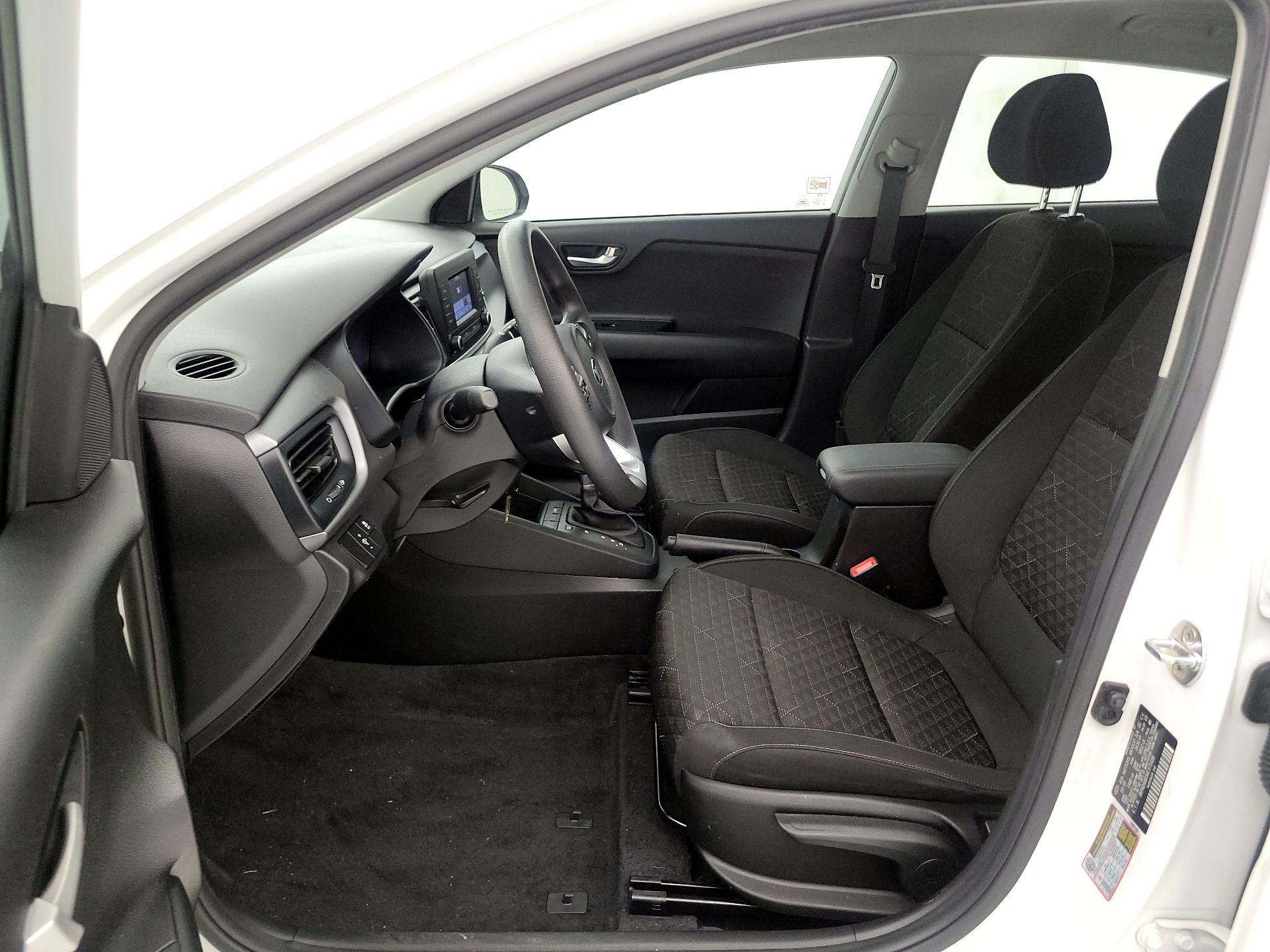 Thumbnail: 2019 Kia Rio - 11