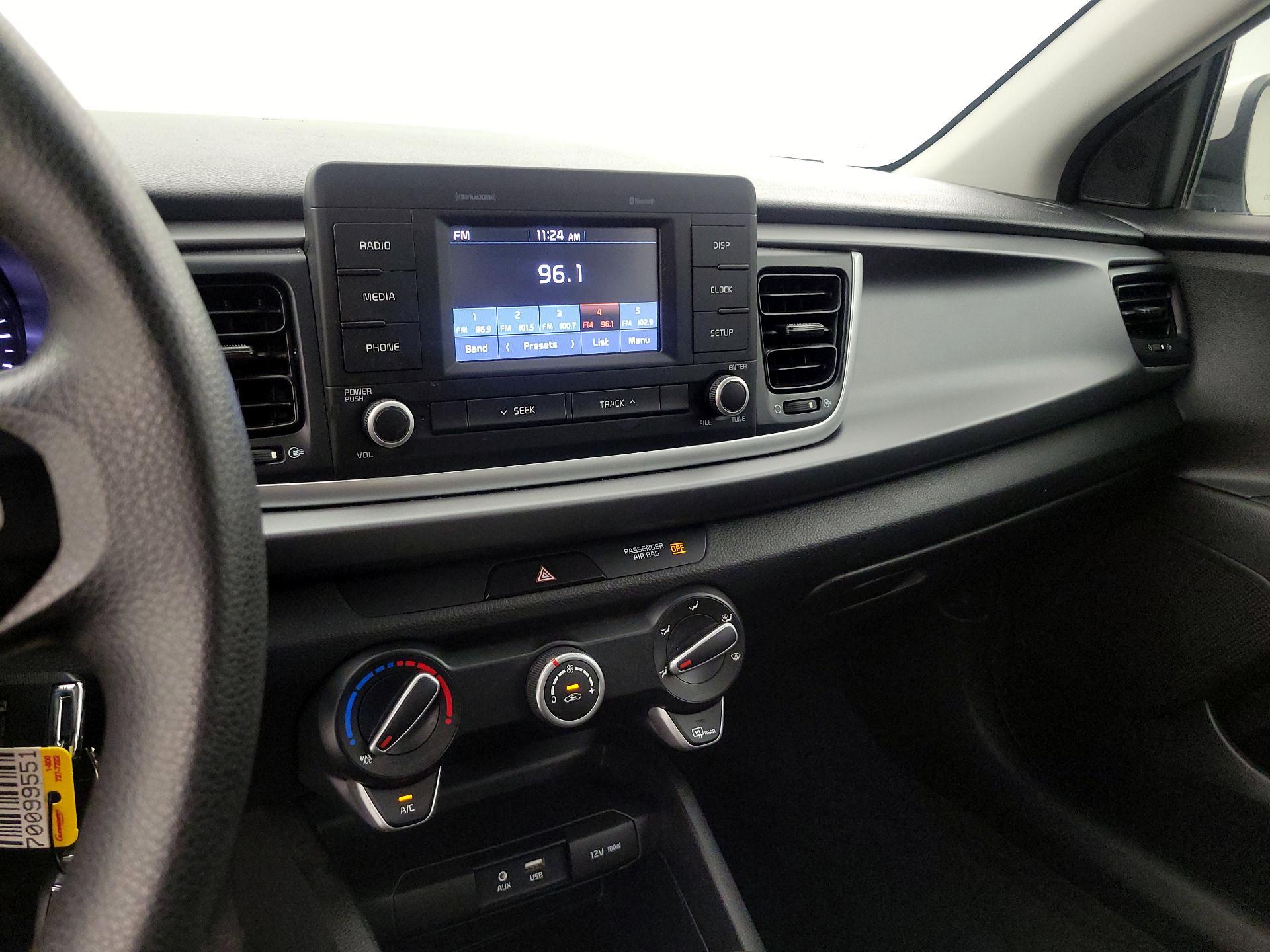 Thumbnail: 2019 Kia Rio - 15