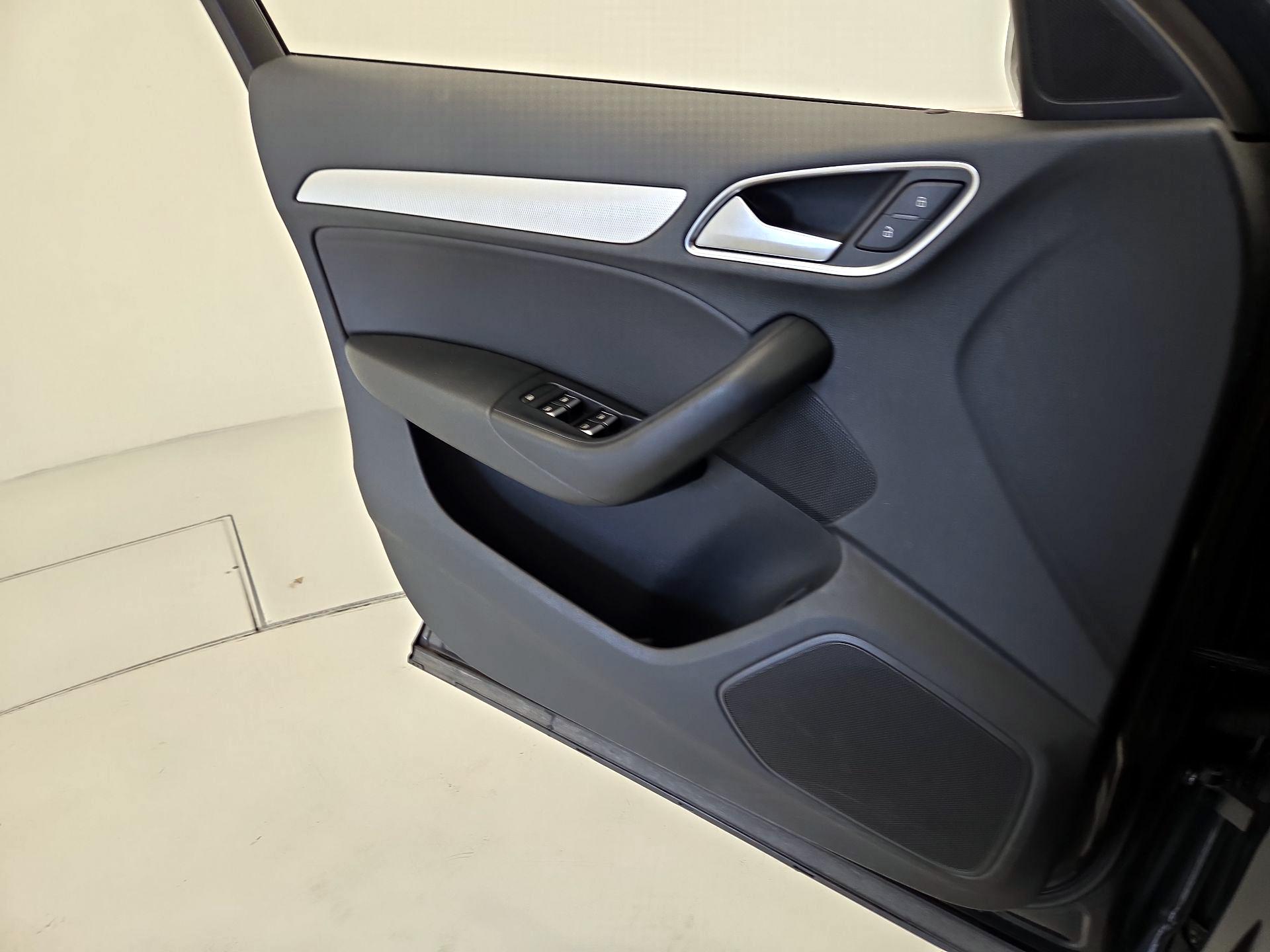Thumbnail: 2018 Audi Q3 - 12