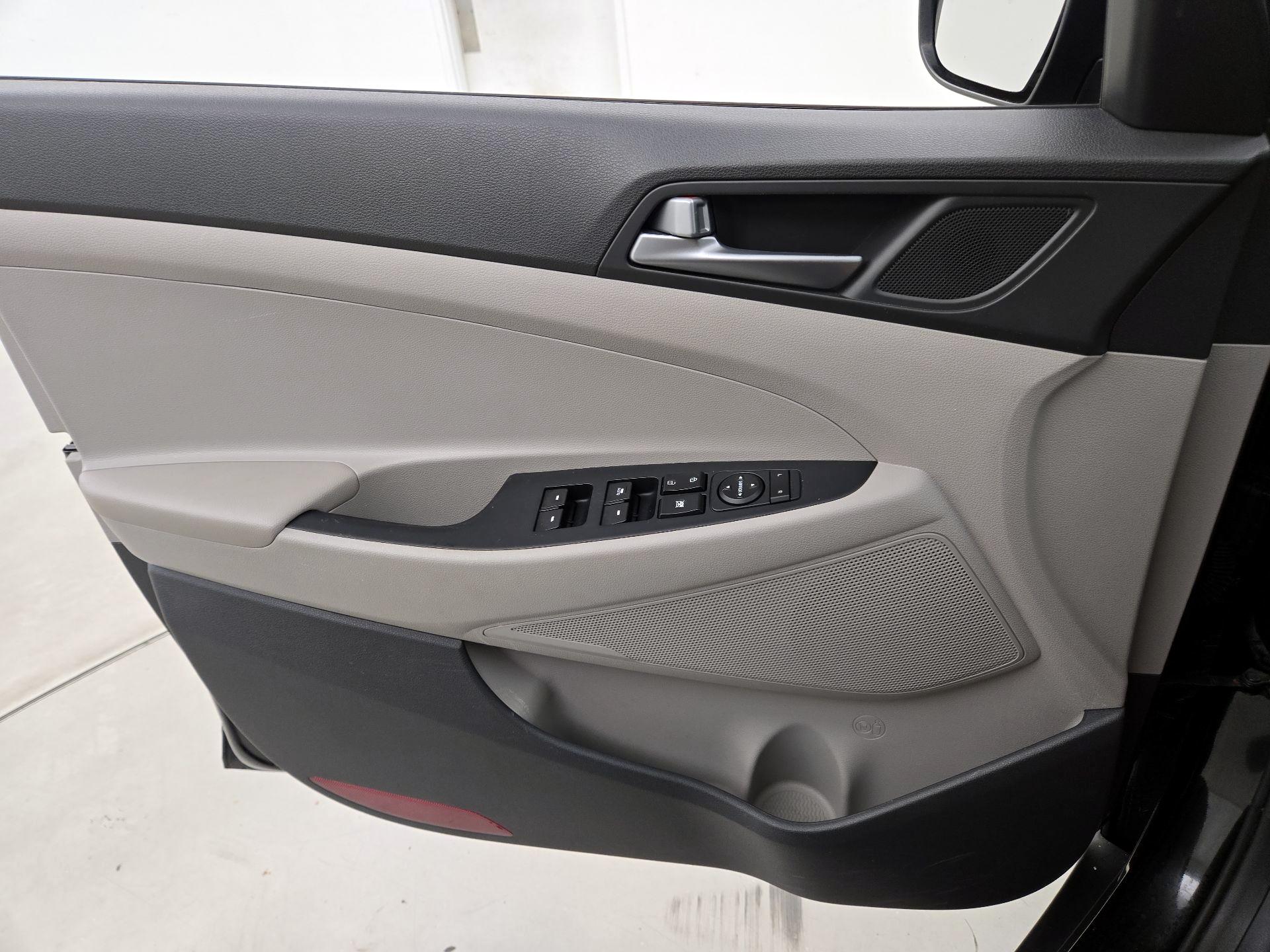 Thumbnail: 2017 Hyundai Tucson - 12