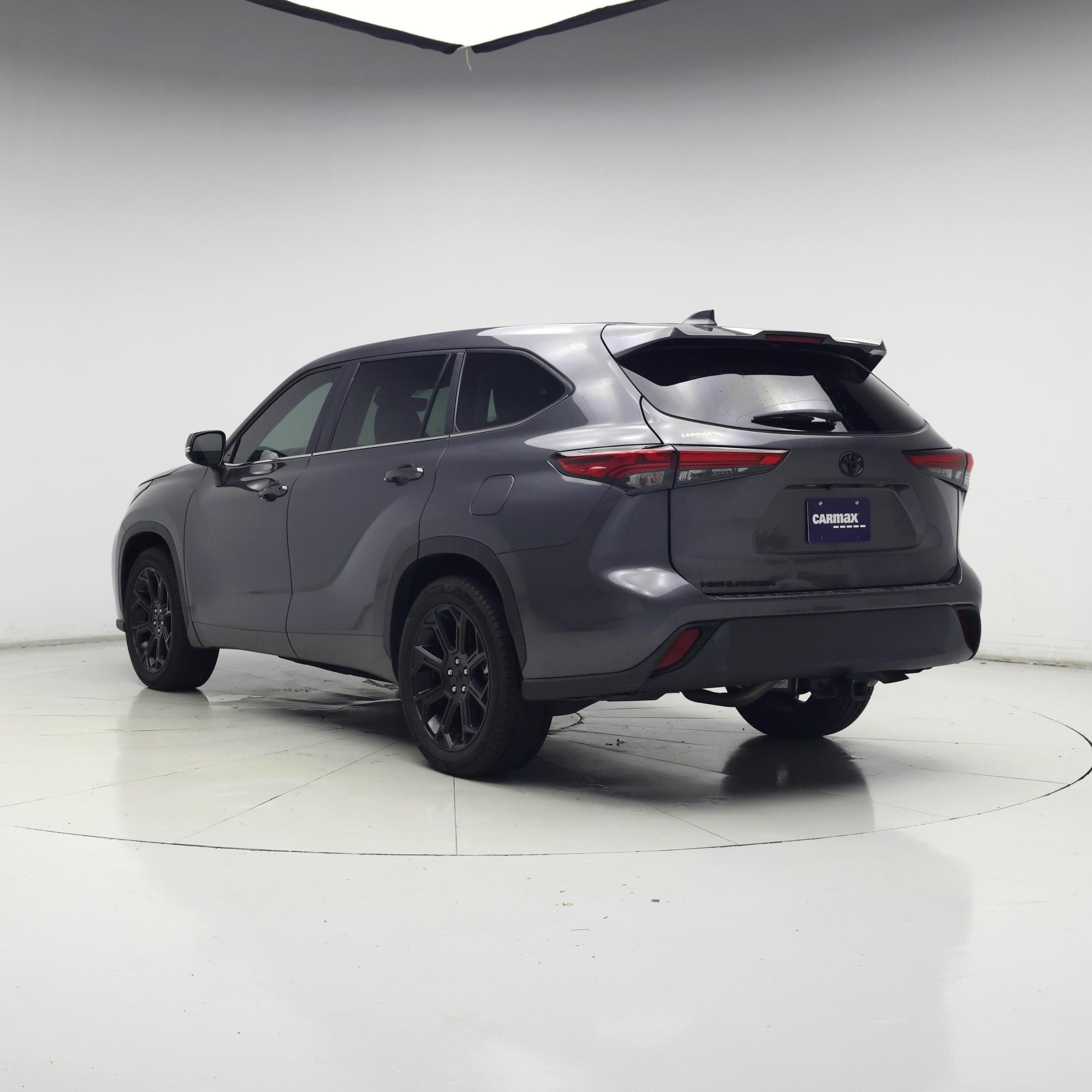 Thumbnail: 2023 Toyota Highlander - 2