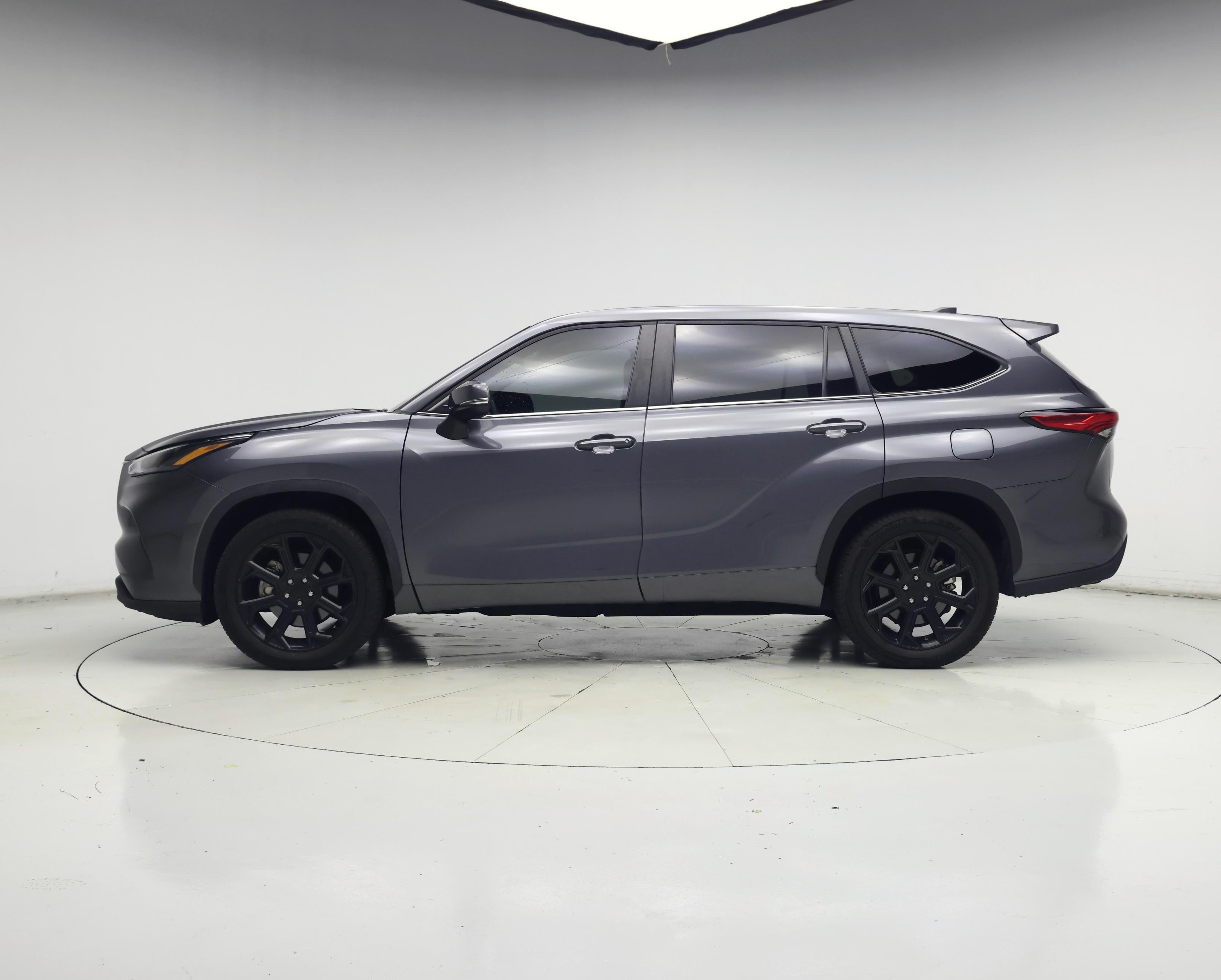 Thumbnail: 2023 Toyota Highlander - 3