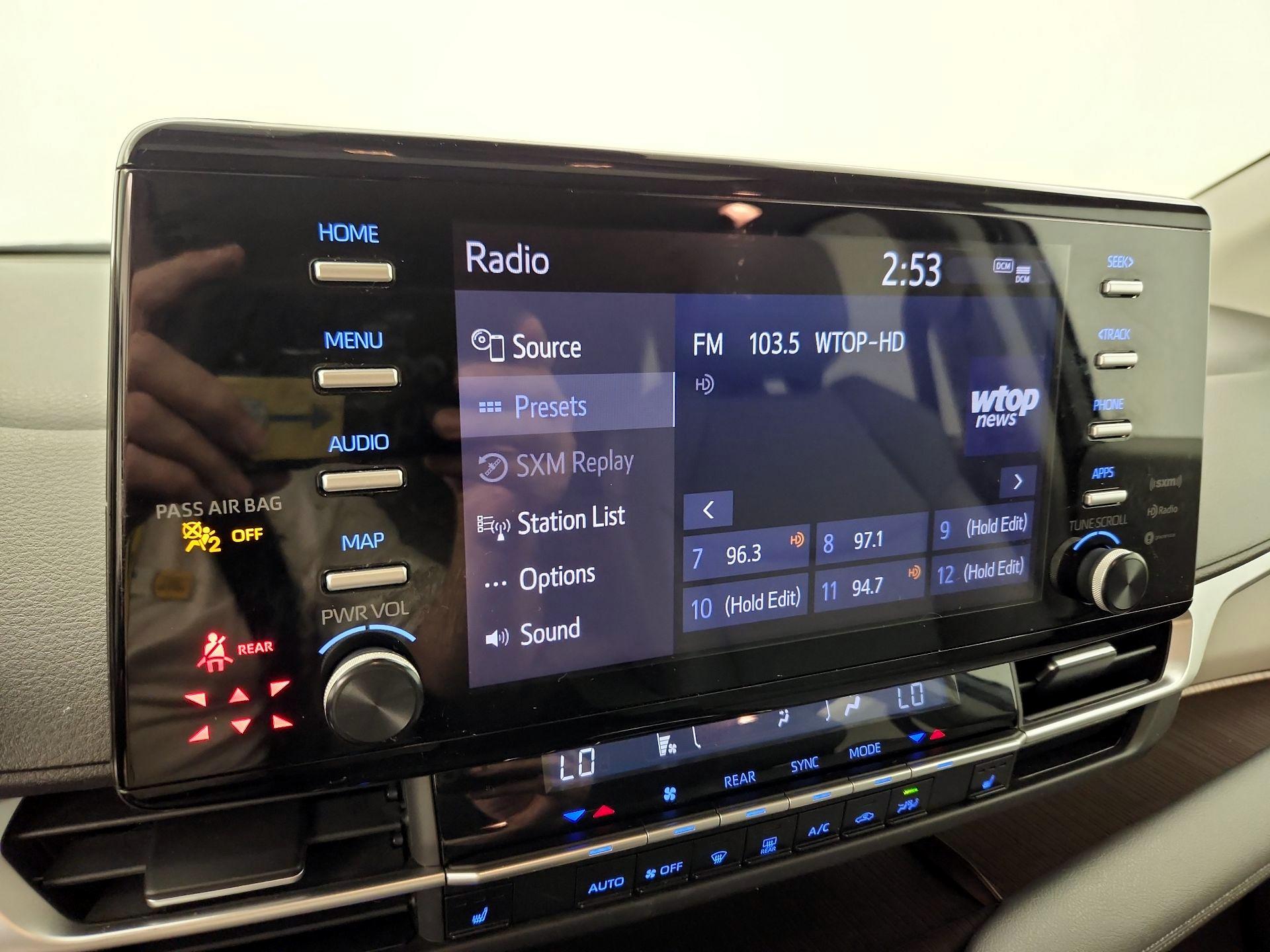 Thumbnail: 2021 Toyota Sienna - 16