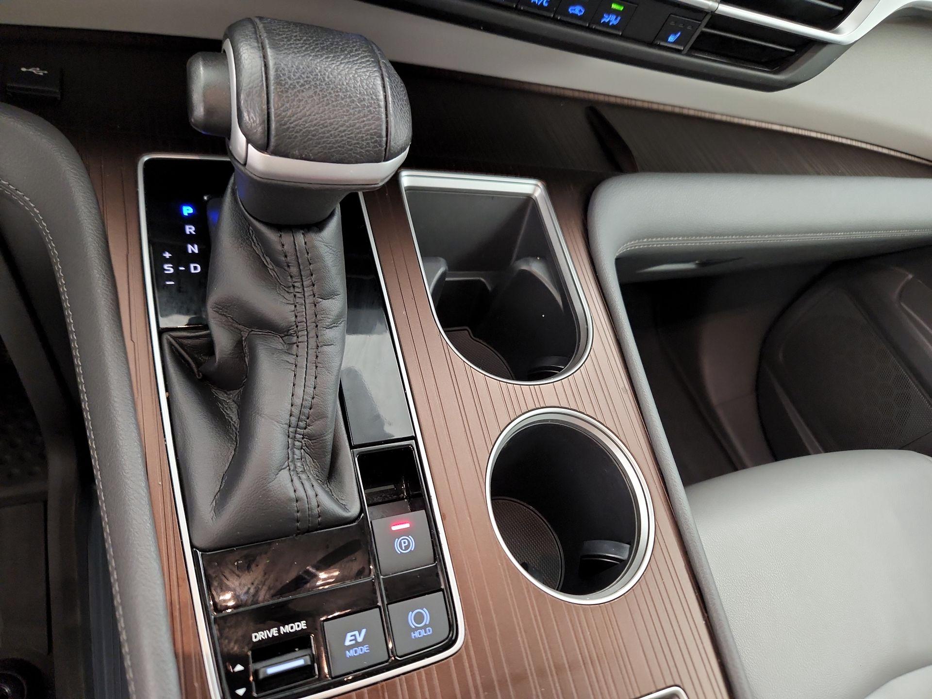 Thumbnail: 2021 Toyota Sienna - 18
