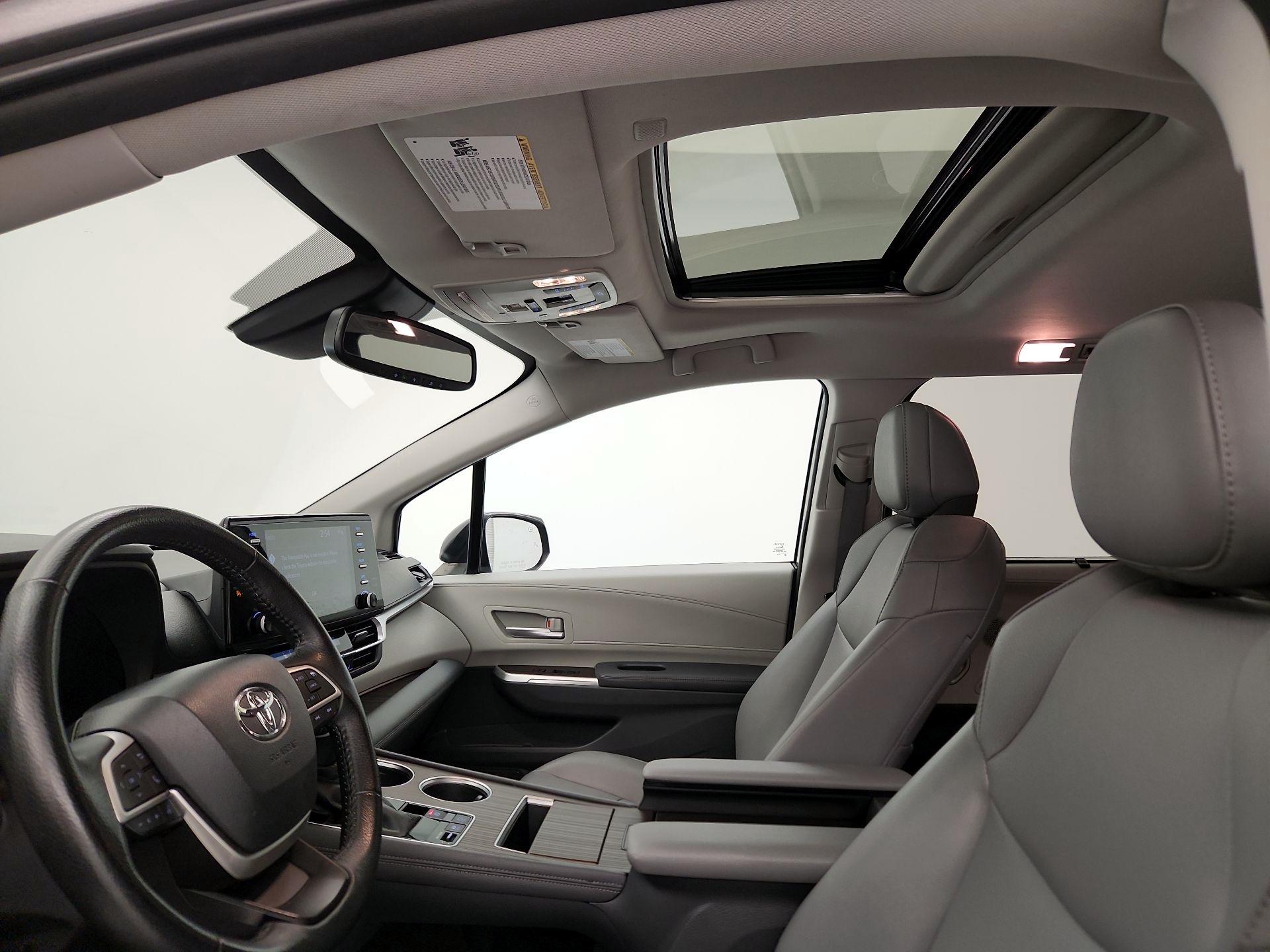 Thumbnail: 2021 Toyota Sienna - 20