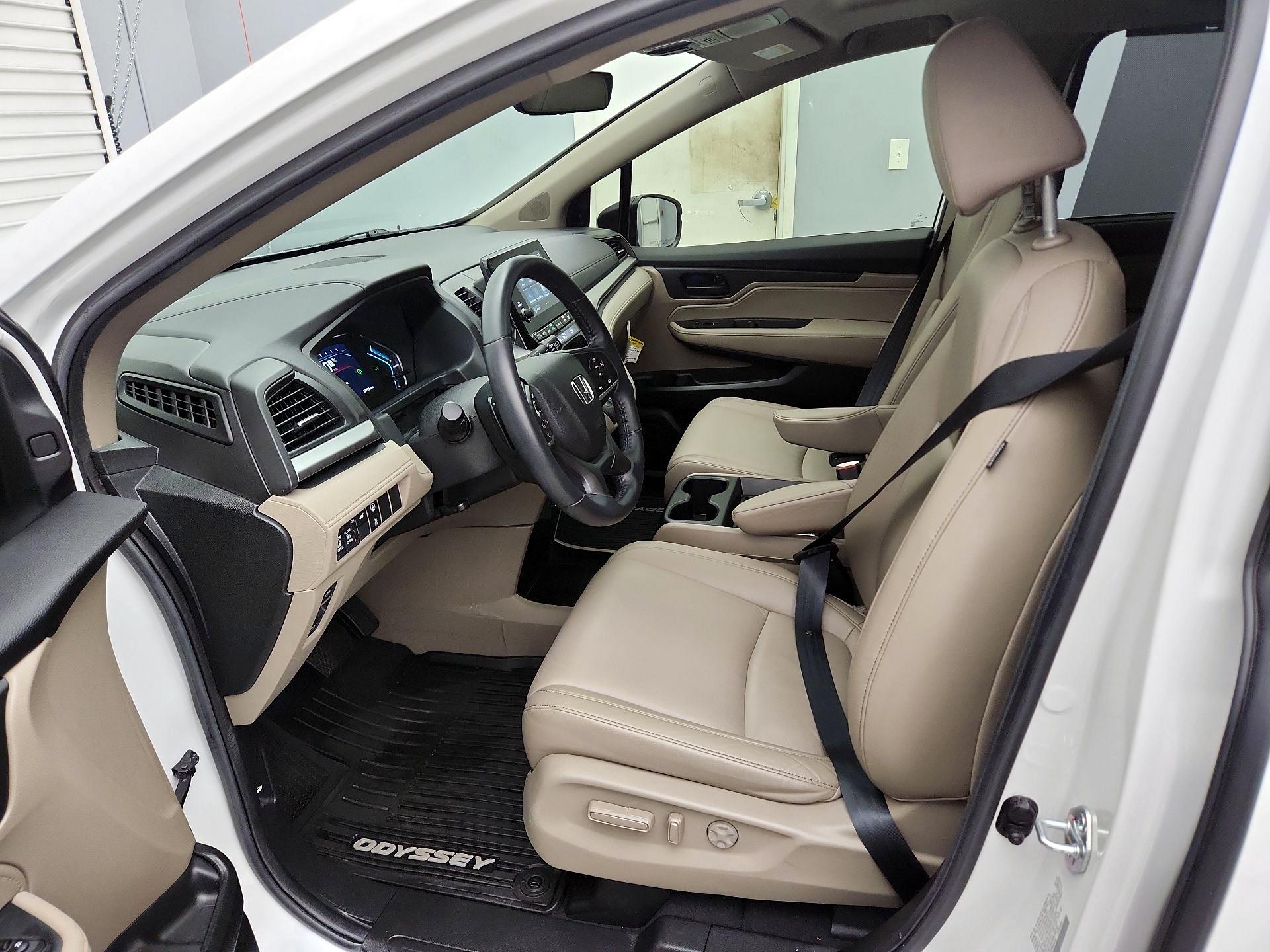 Thumbnail: 2023 Honda Odyssey - 11