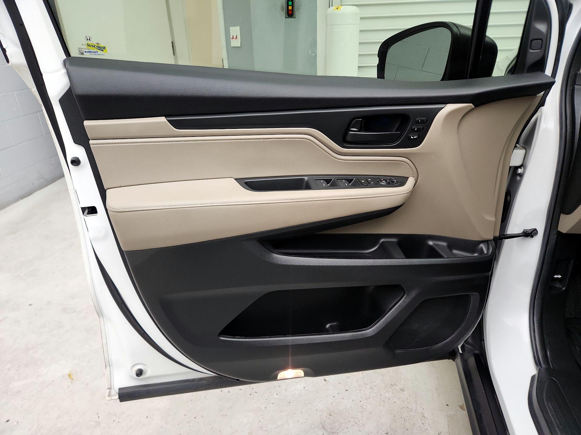 Thumbnail: 2023 Honda Odyssey - 12