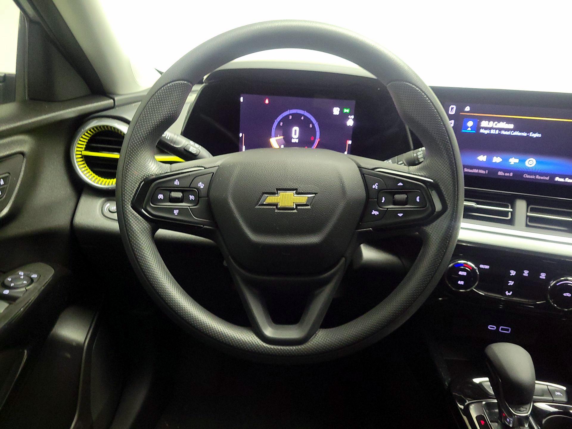 Thumbnail: 2024 Chevrolet Trax - 10