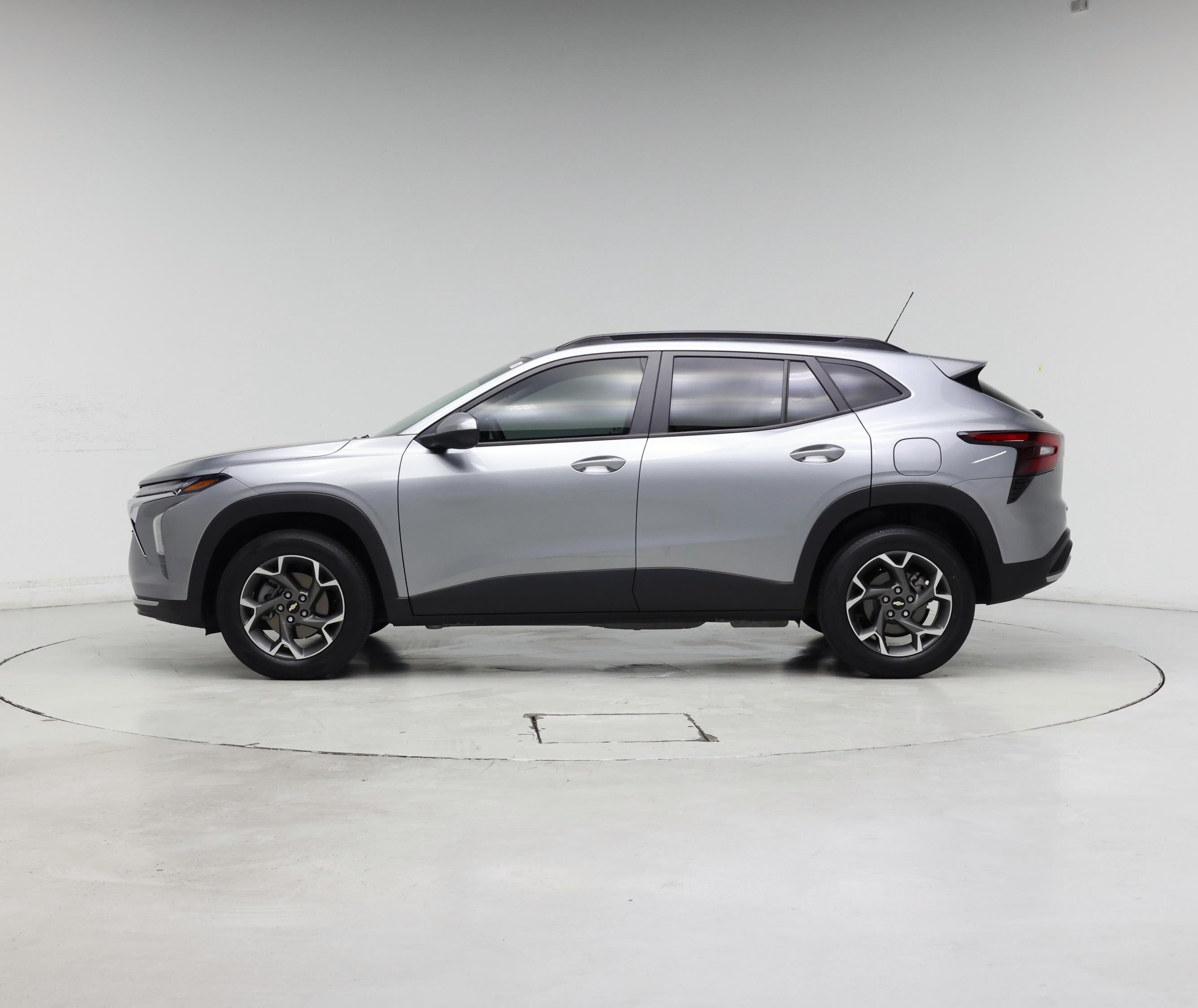 Thumbnail: 2024 Chevrolet Trax - 3