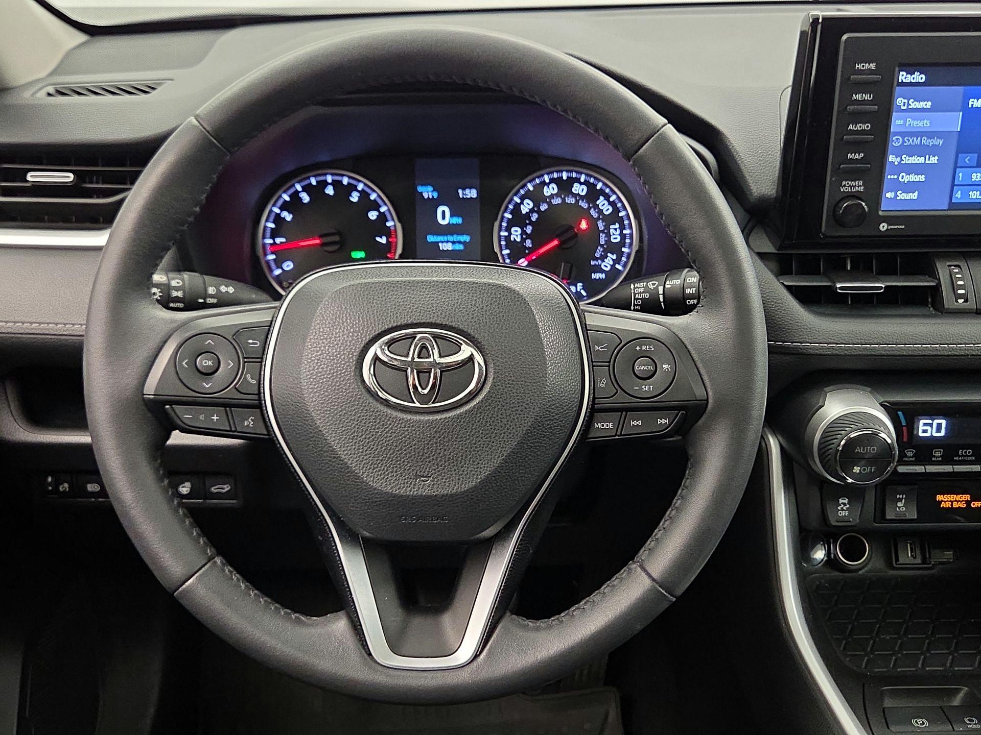 Thumbnail: 2021 Toyota RAV4 - 10