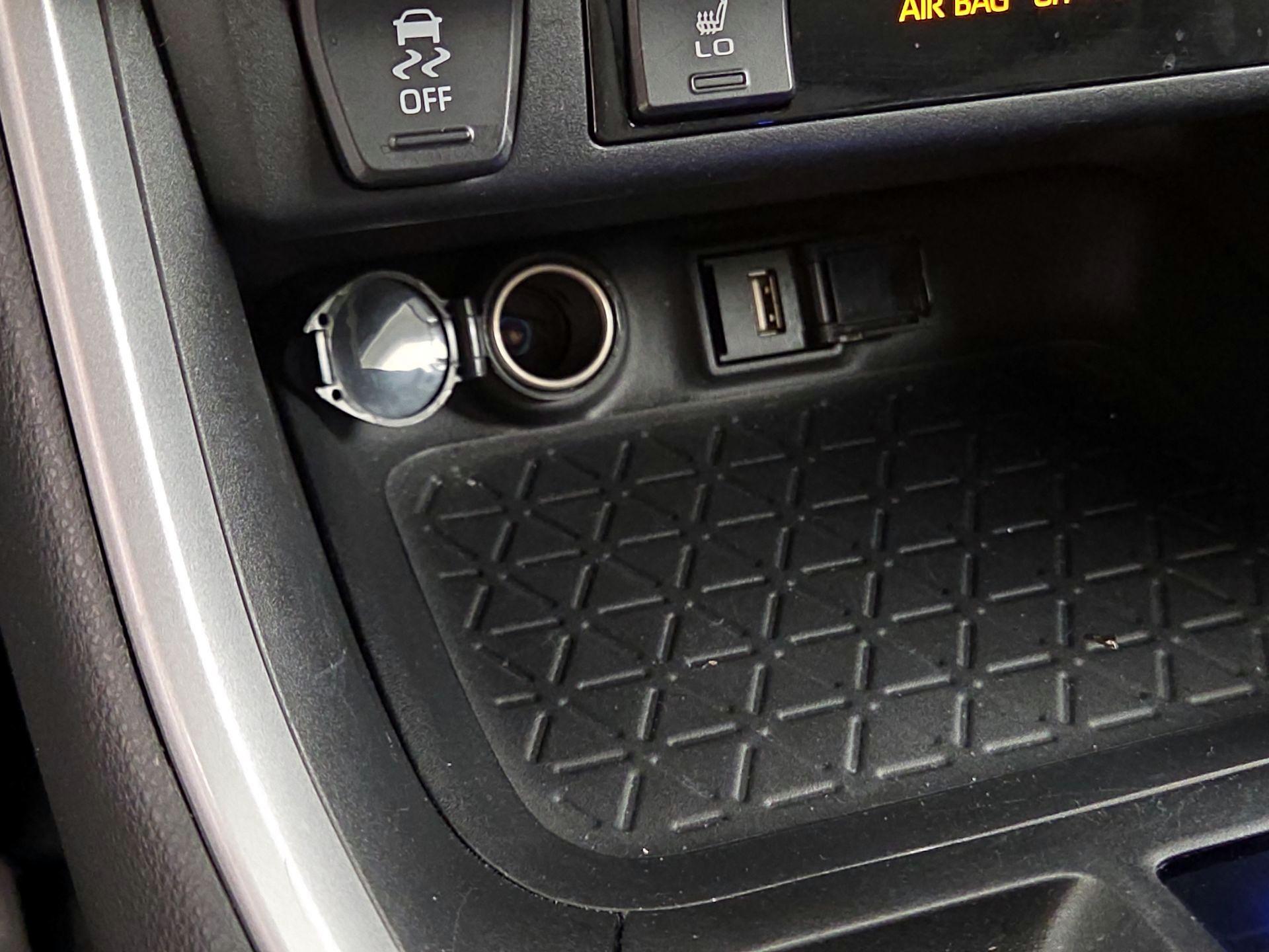 Thumbnail: 2021 Toyota RAV4 - 18