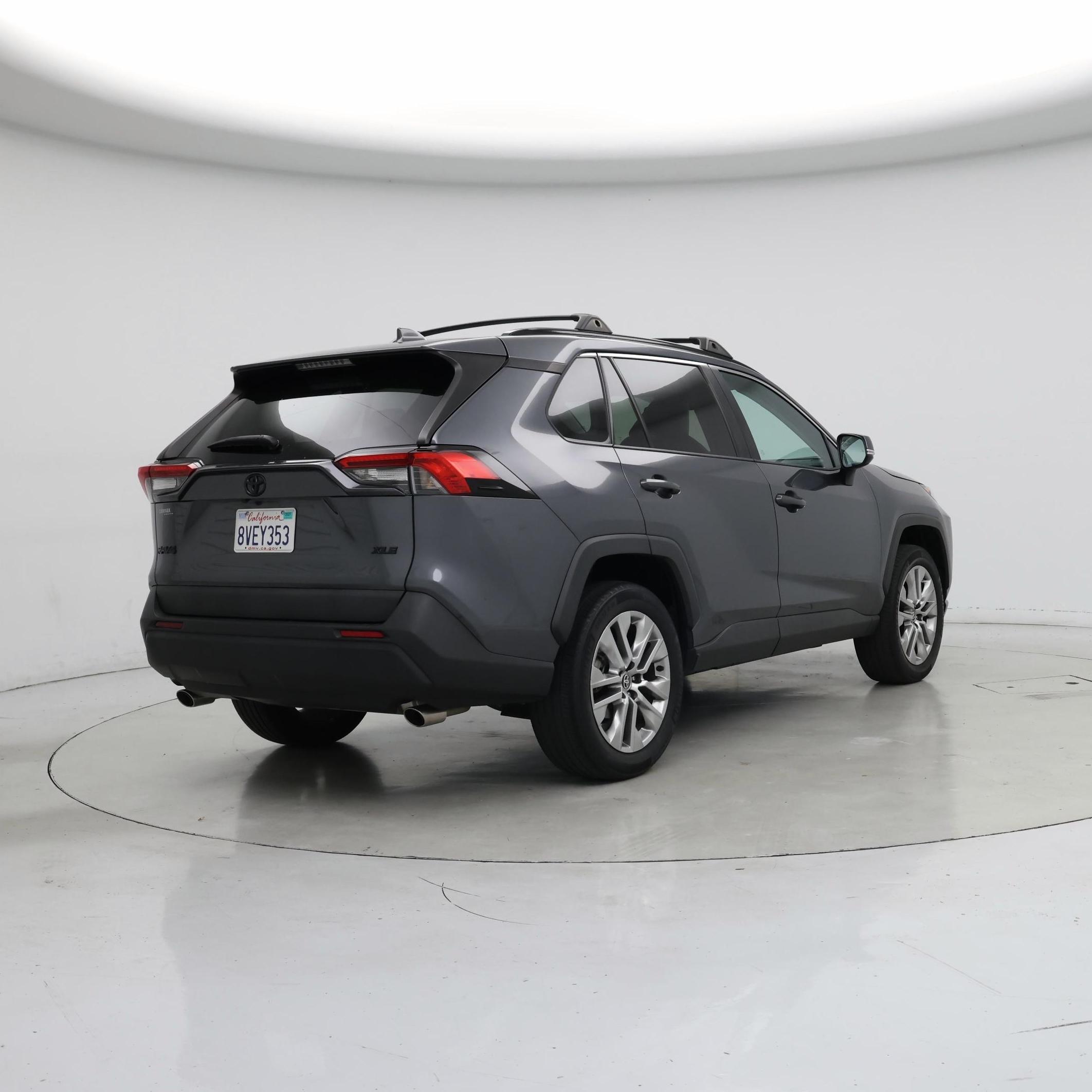 Thumbnail: 2021 Toyota RAV4 - 8