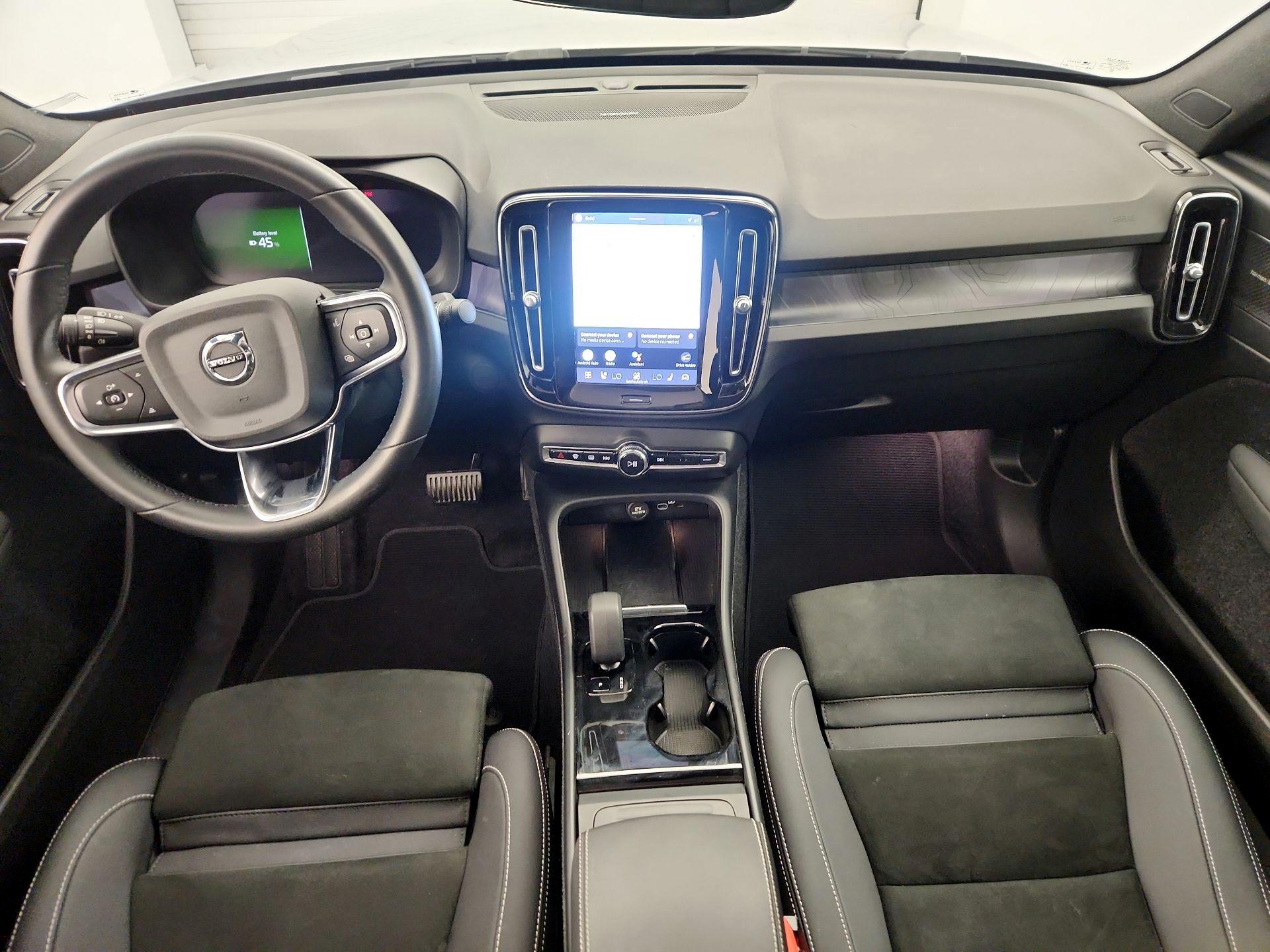 Thumbnail: 2023 Volvo C40 - 9