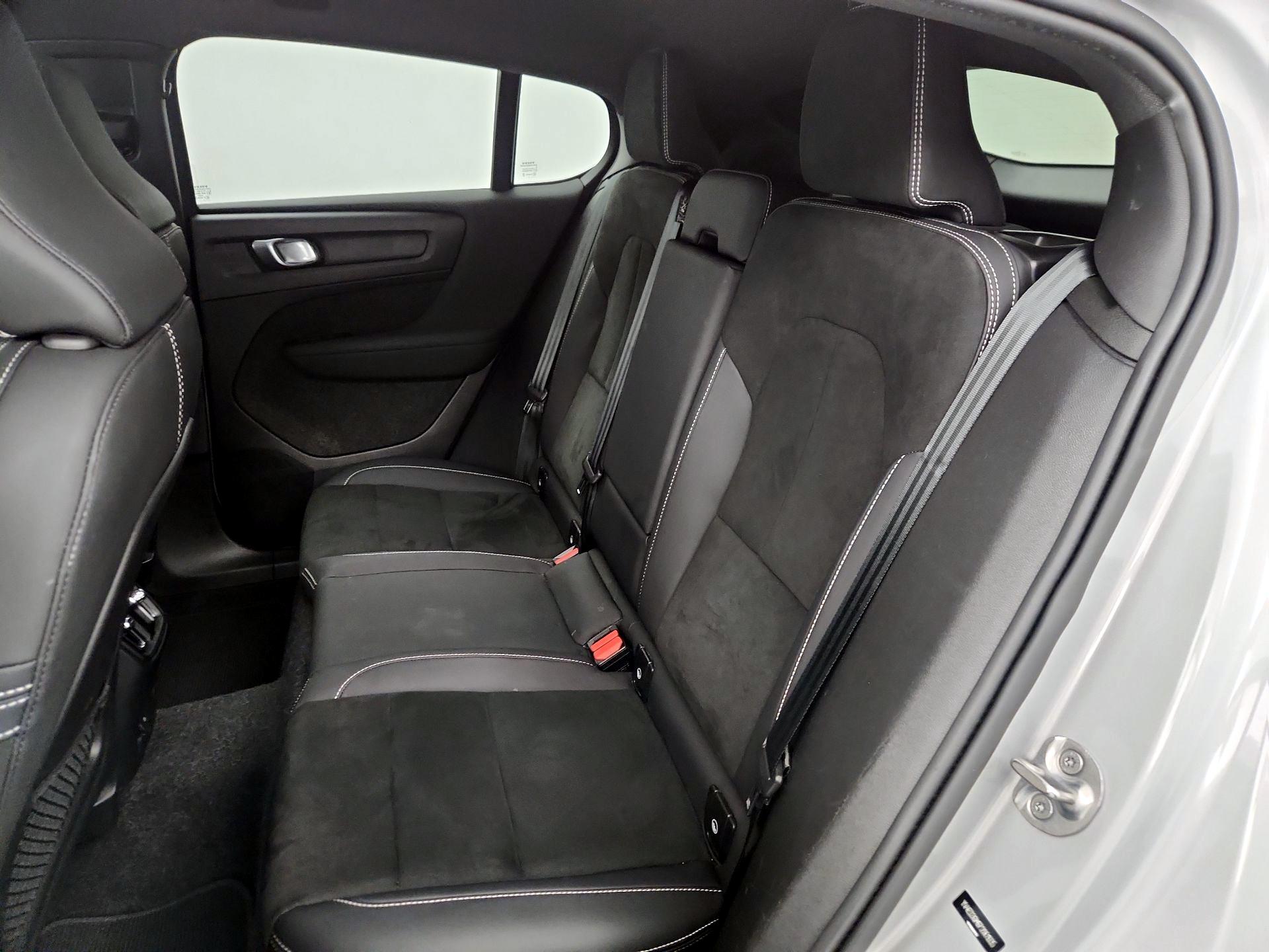 Thumbnail: 2023 Volvo C40 - 20