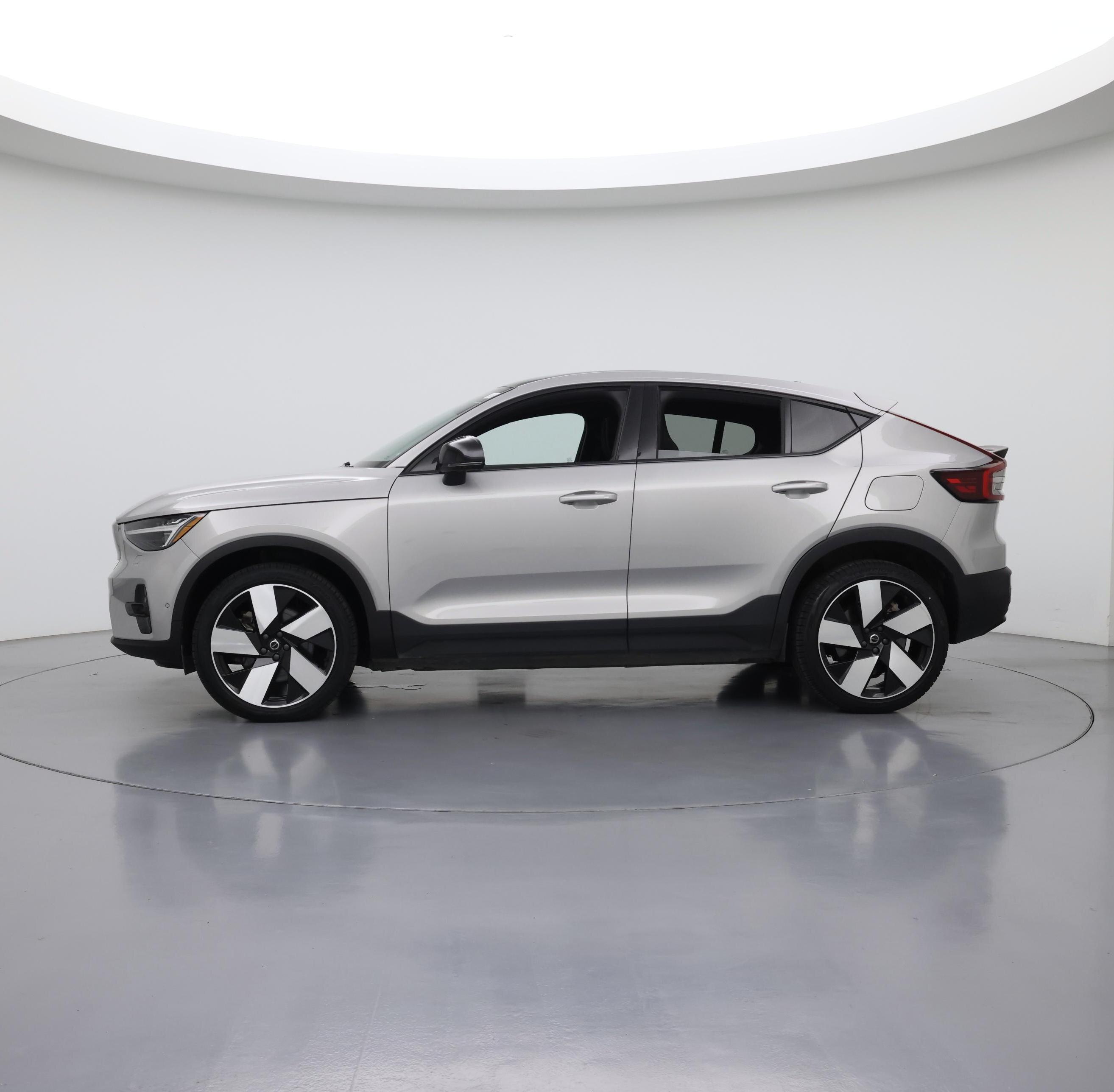 Thumbnail: 2023 Volvo C40 - 3