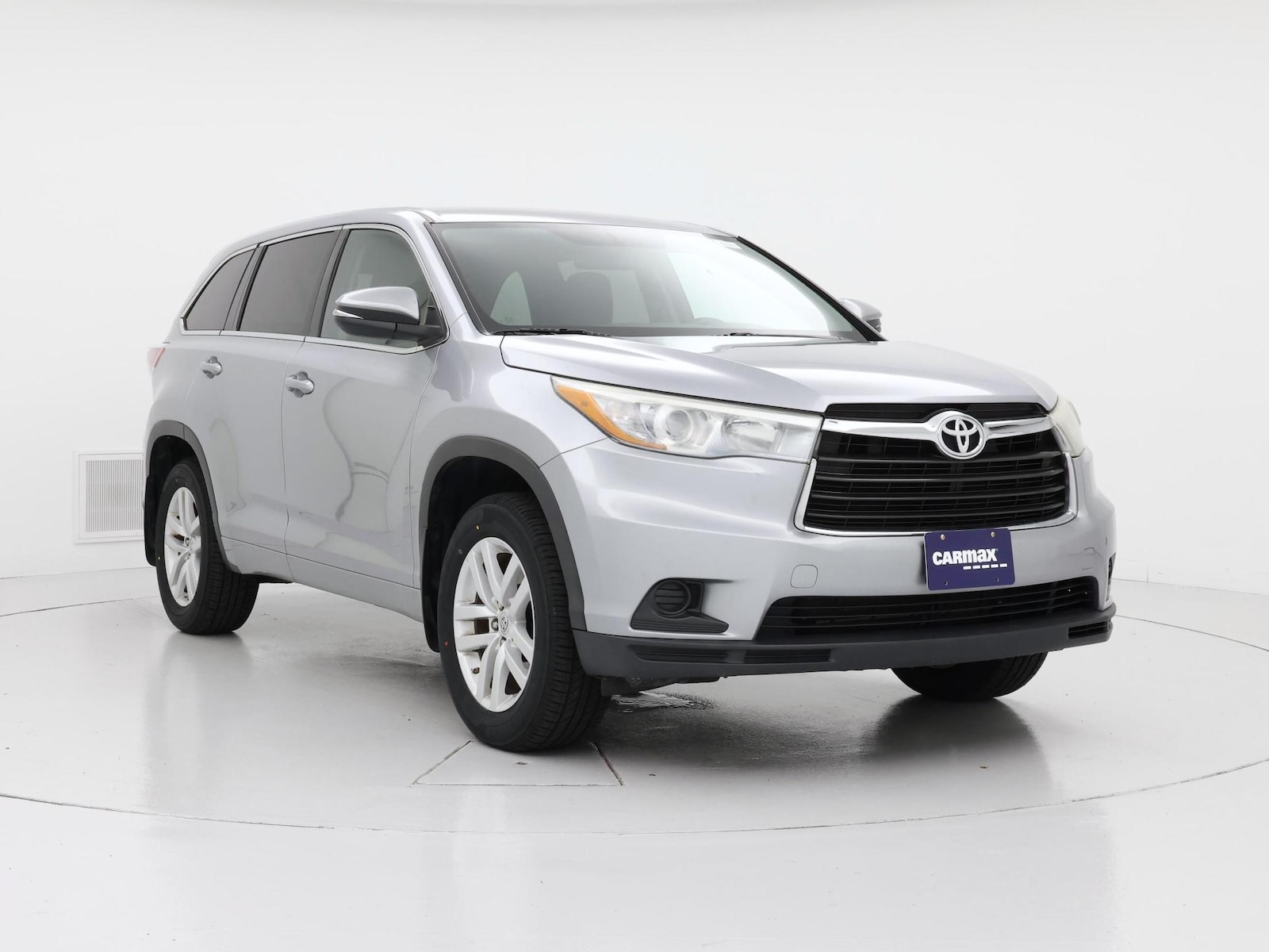 2015 Toyota Highlander LE Plus - Photo 2