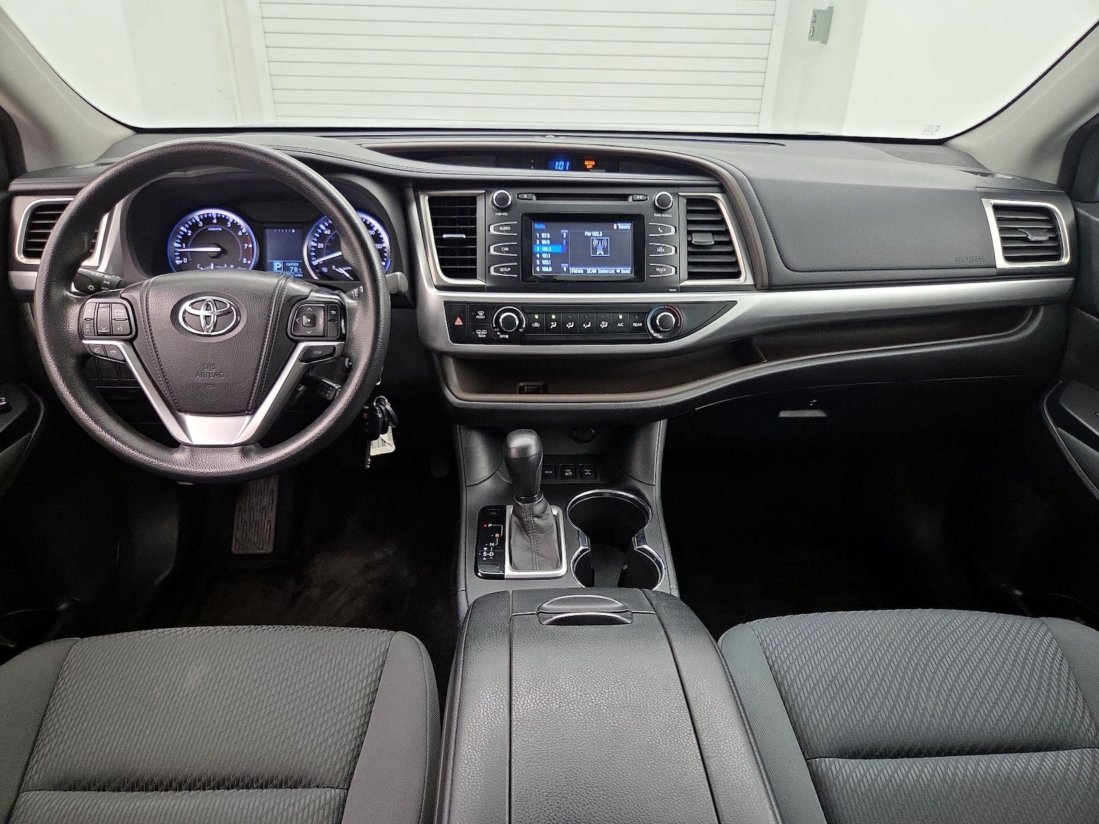 2015 Toyota Highlander LE Plus - Photo 10