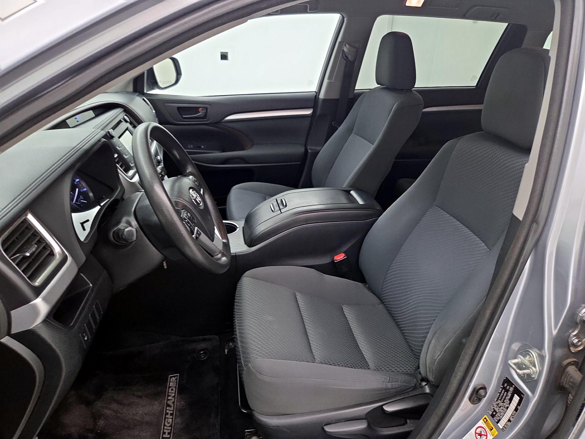 Thumbnail: 2015 Toyota Highlander - 11