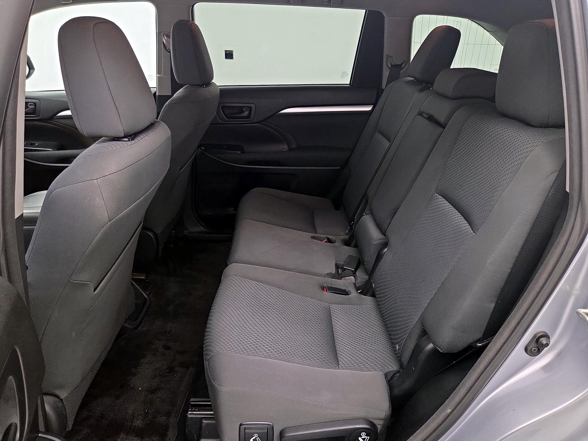 Thumbnail: 2015 Toyota Highlander - 19