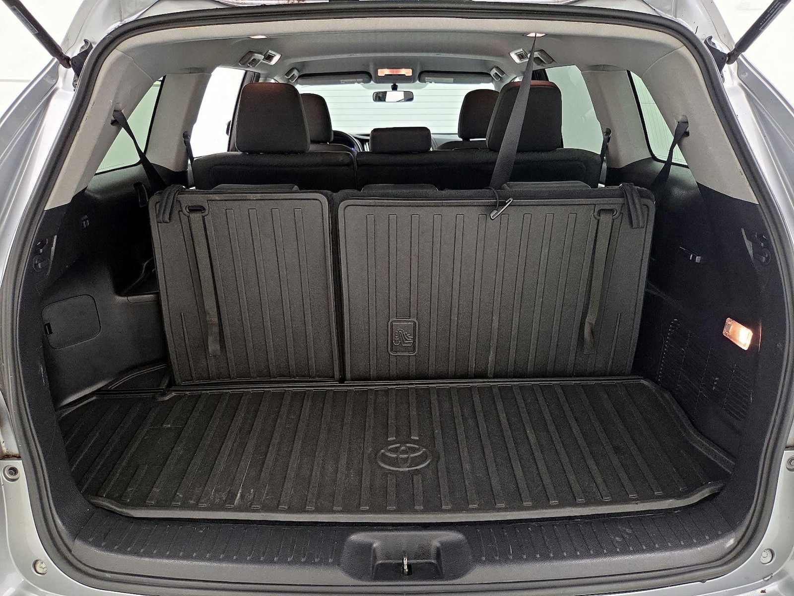2015 Toyota Highlander LE Plus - Photo 22
