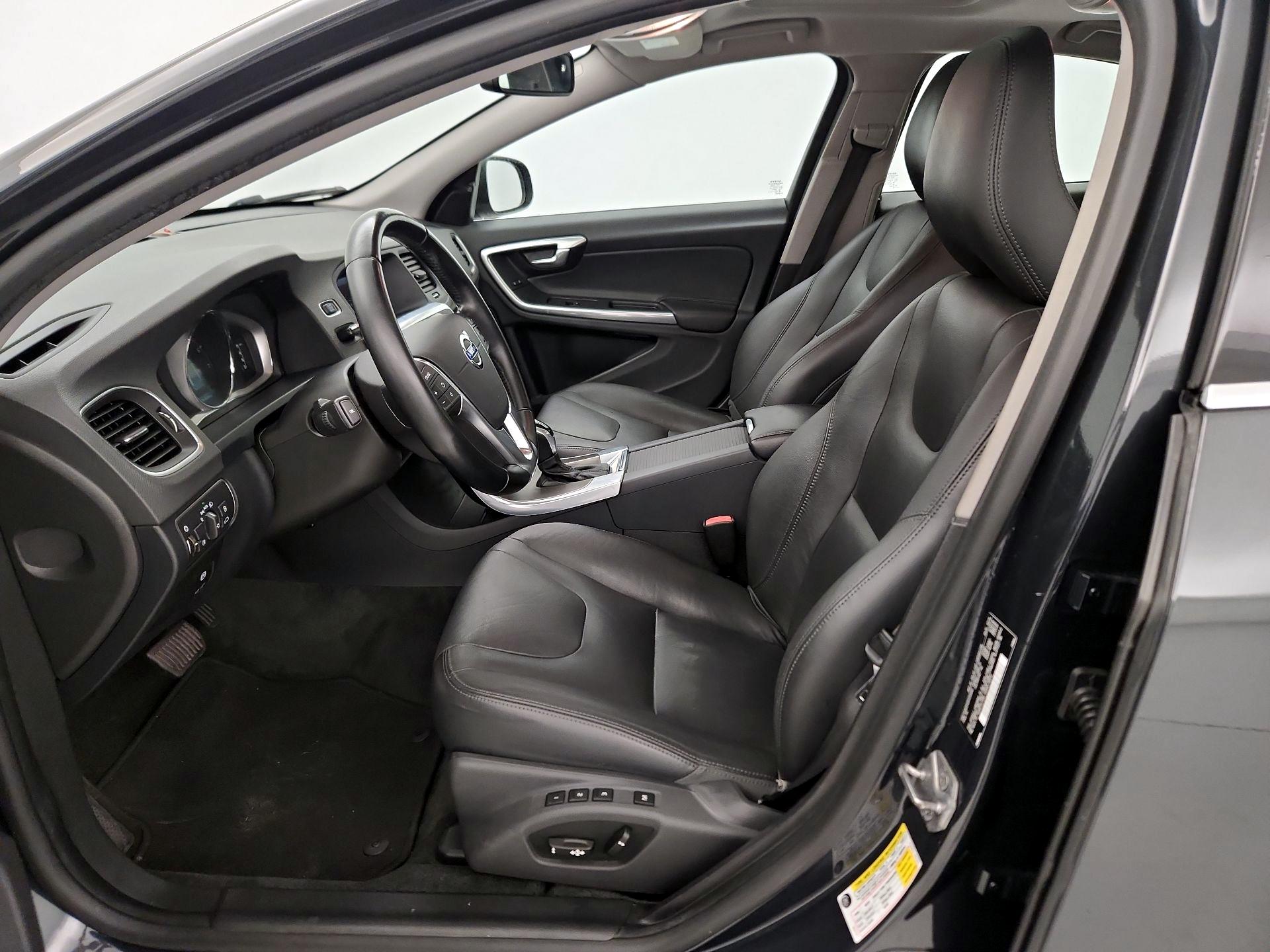 Thumbnail: 2015 Volvo S60 - 11