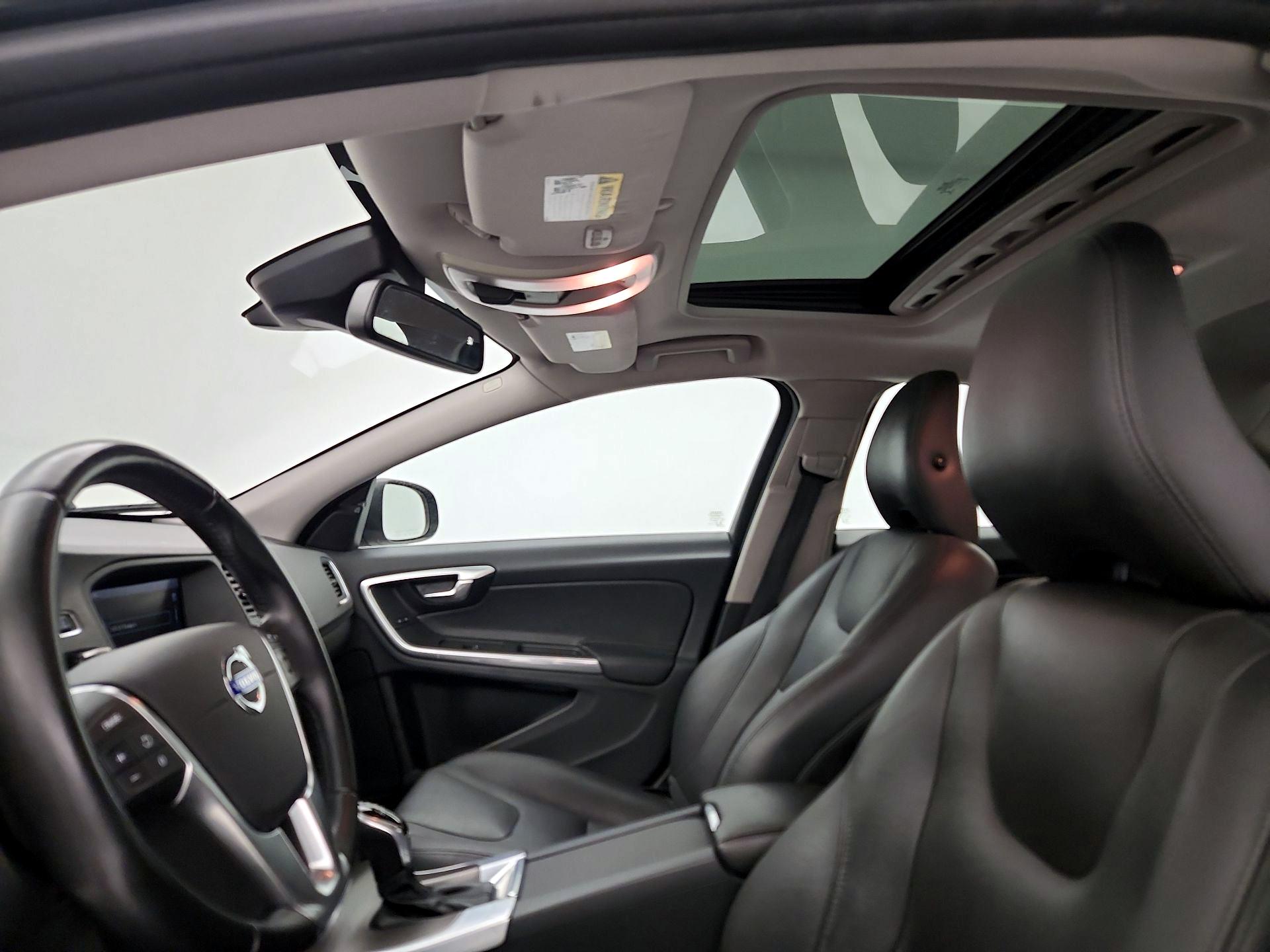Thumbnail: 2015 Volvo S60 - 19