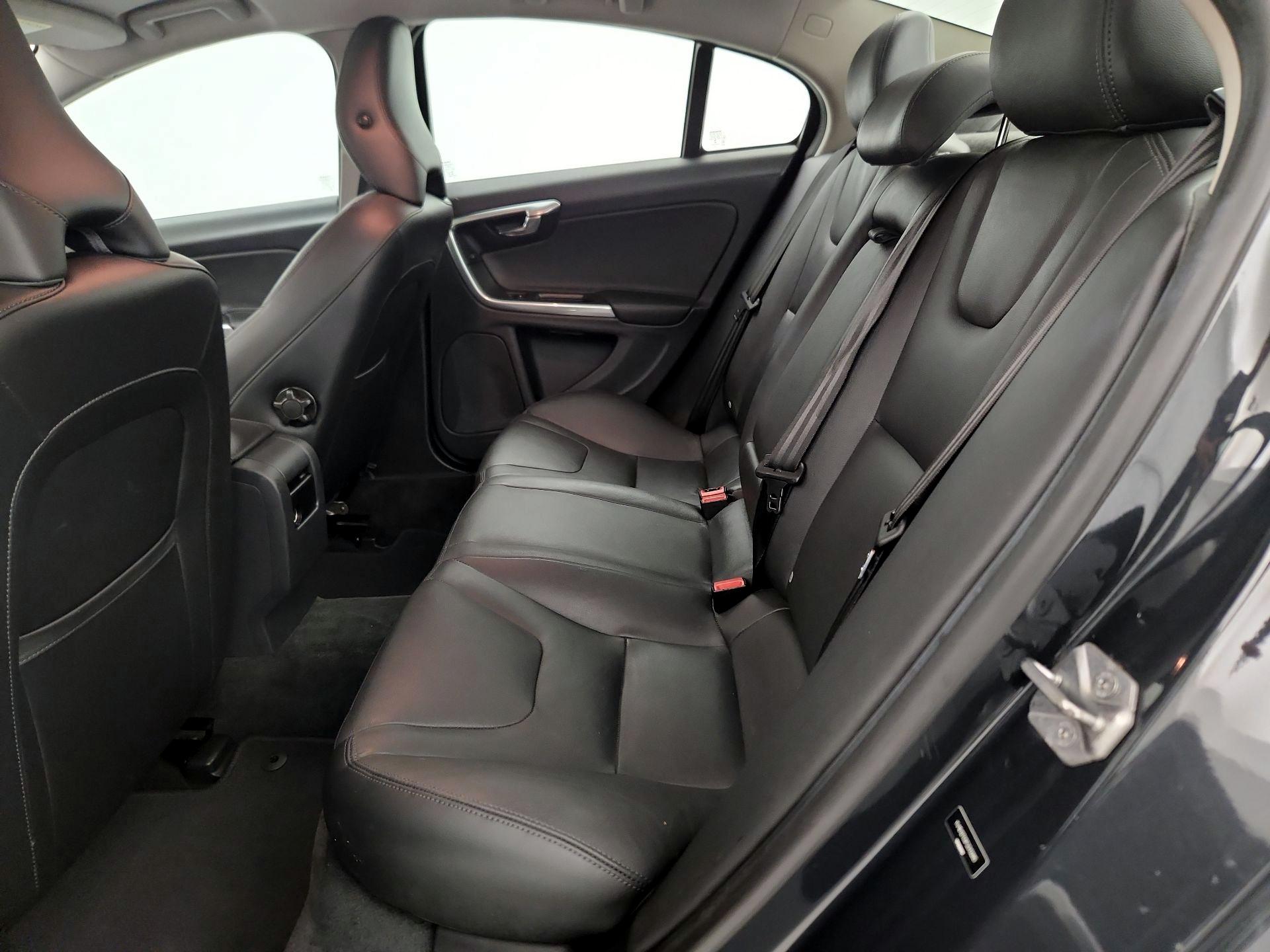 Thumbnail: 2015 Volvo S60 - 20