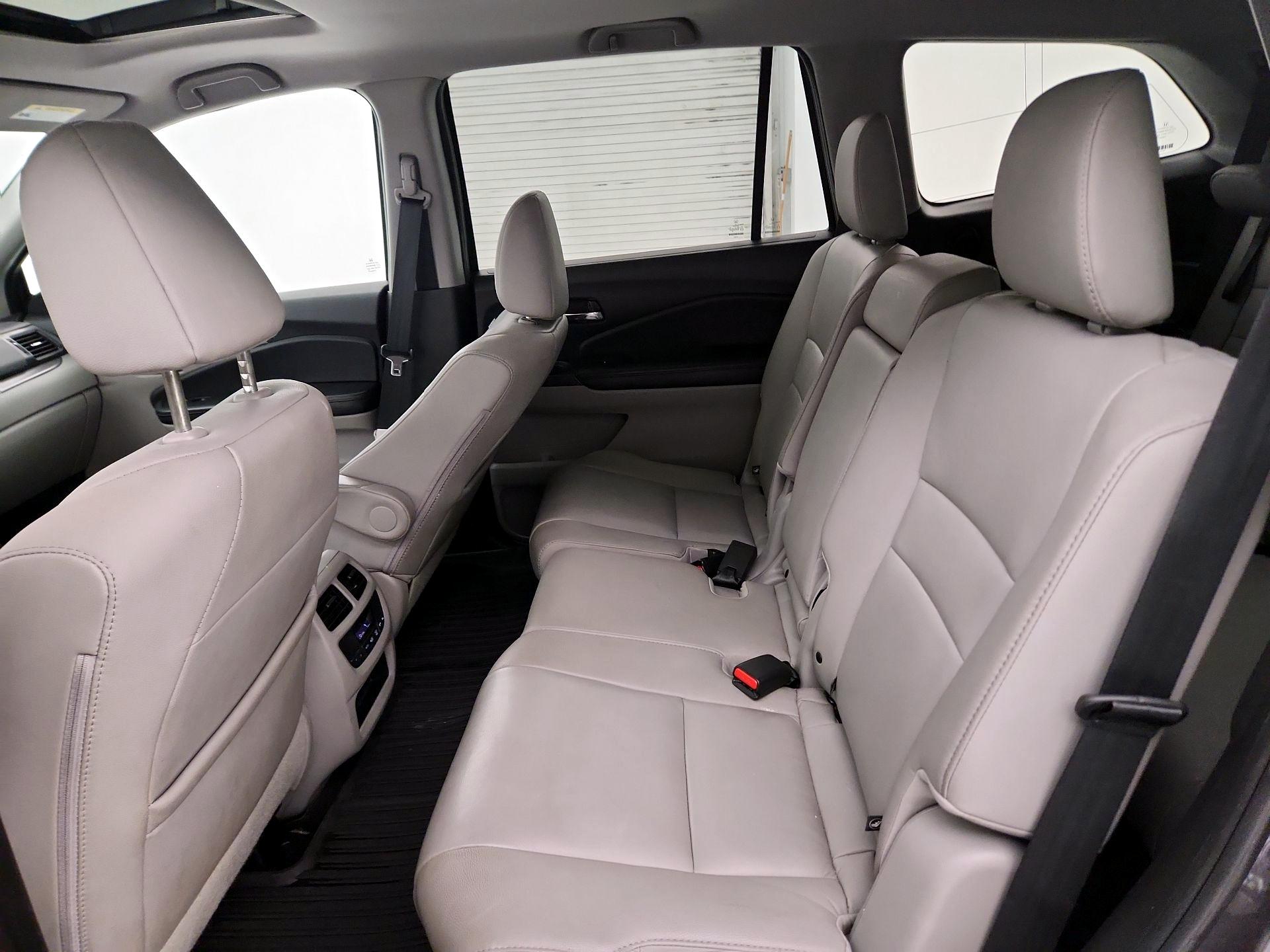 Thumbnail: 2017 Honda Pilot - 20