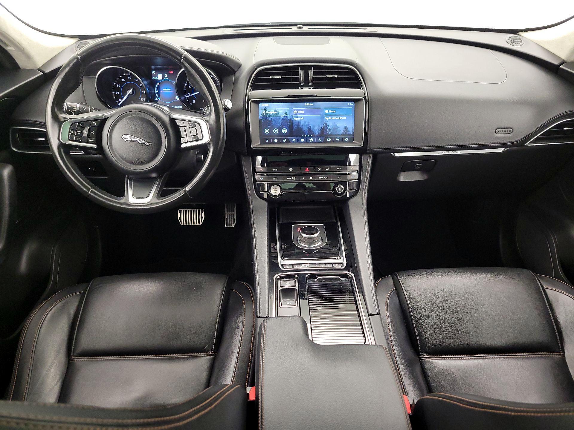 Thumbnail: 2019 Jaguar F-Pace - 9