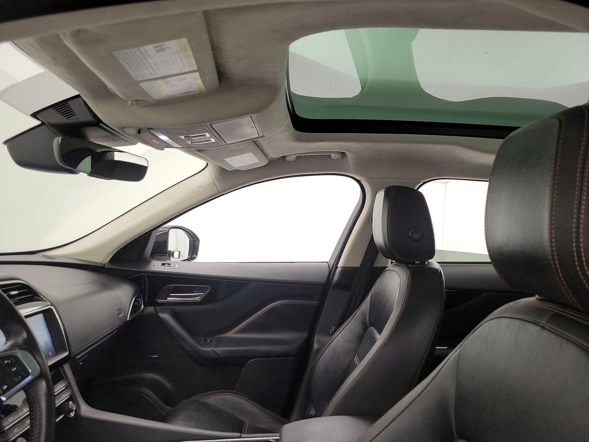 Thumbnail: 2019 Jaguar F-Pace - 18