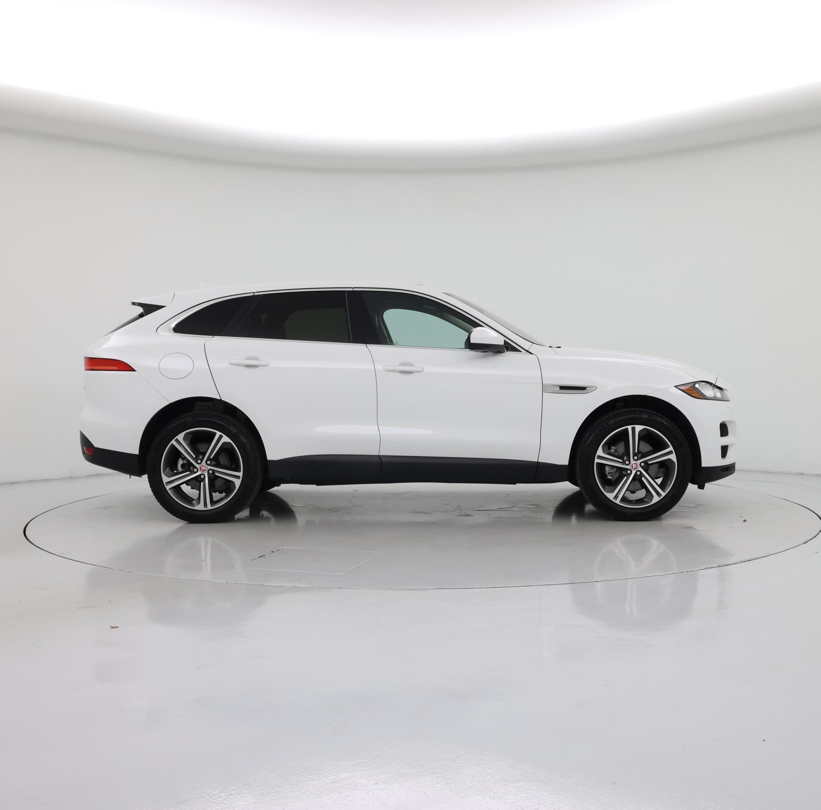 Thumbnail: 2019 Jaguar F-Pace - 7
