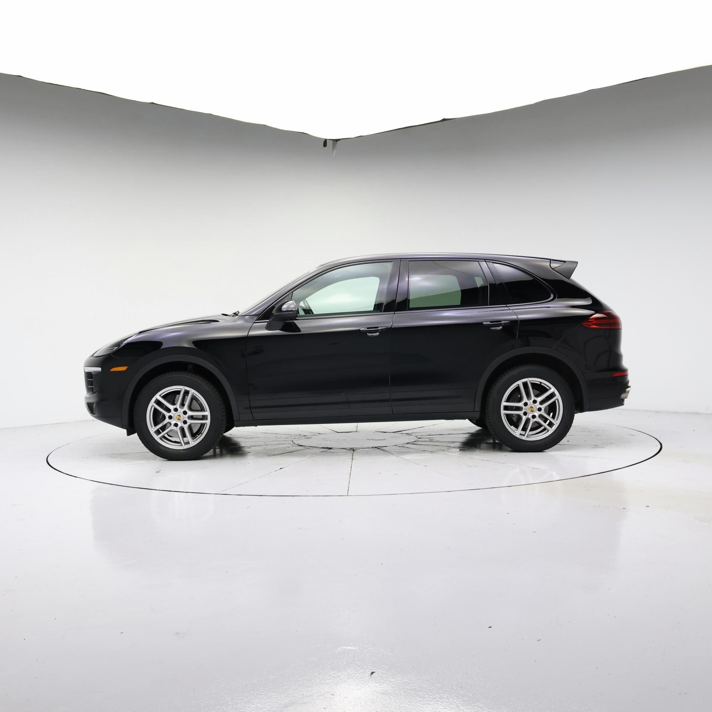 Thumbnail: 2018 Porsche Cayenne - 3