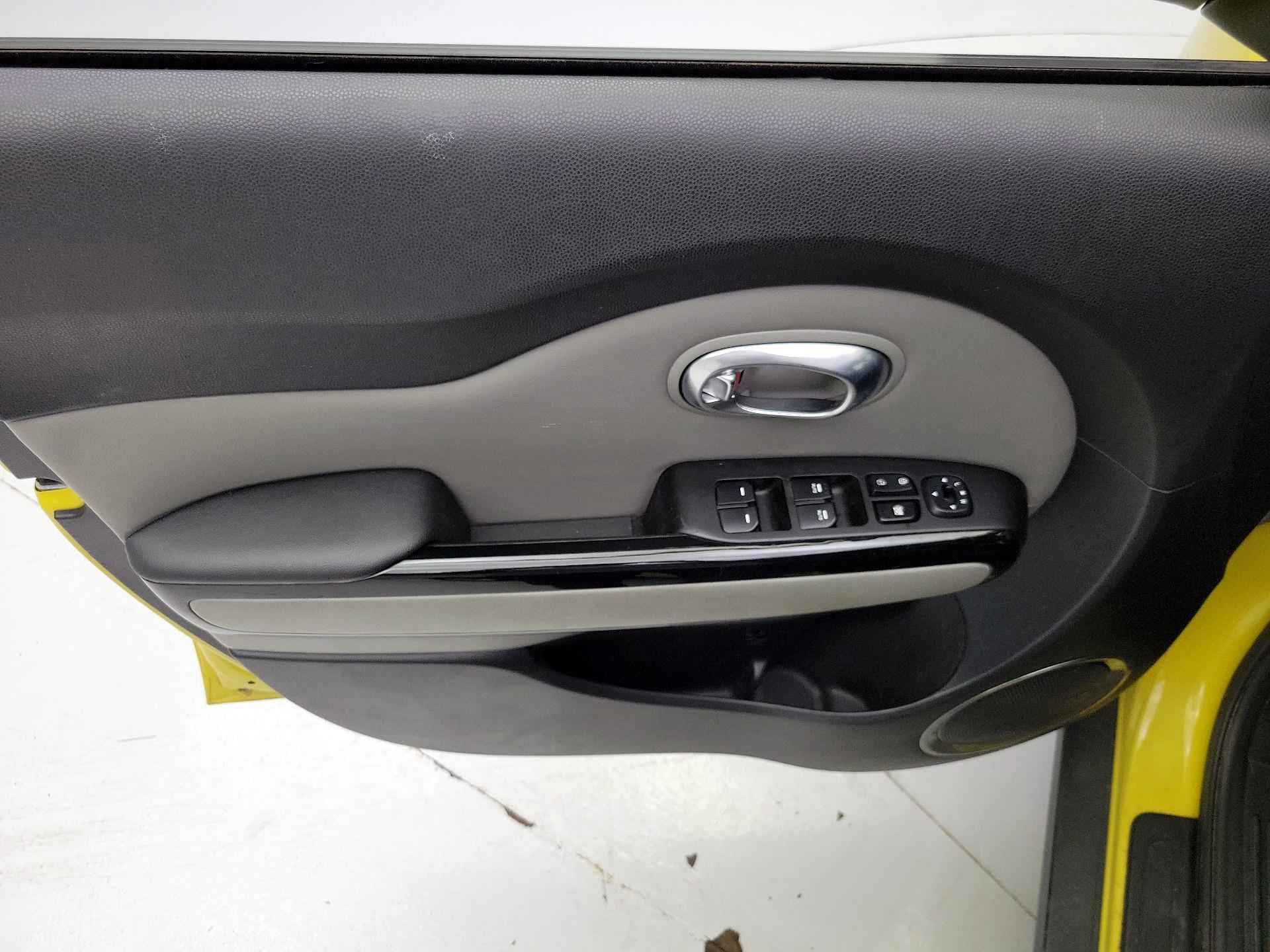 Thumbnail: 2014 Kia Soul - 12