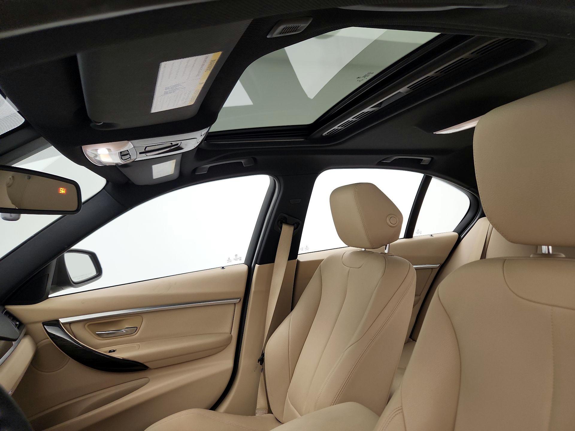Thumbnail: 2016 BMW 3 Series - 20