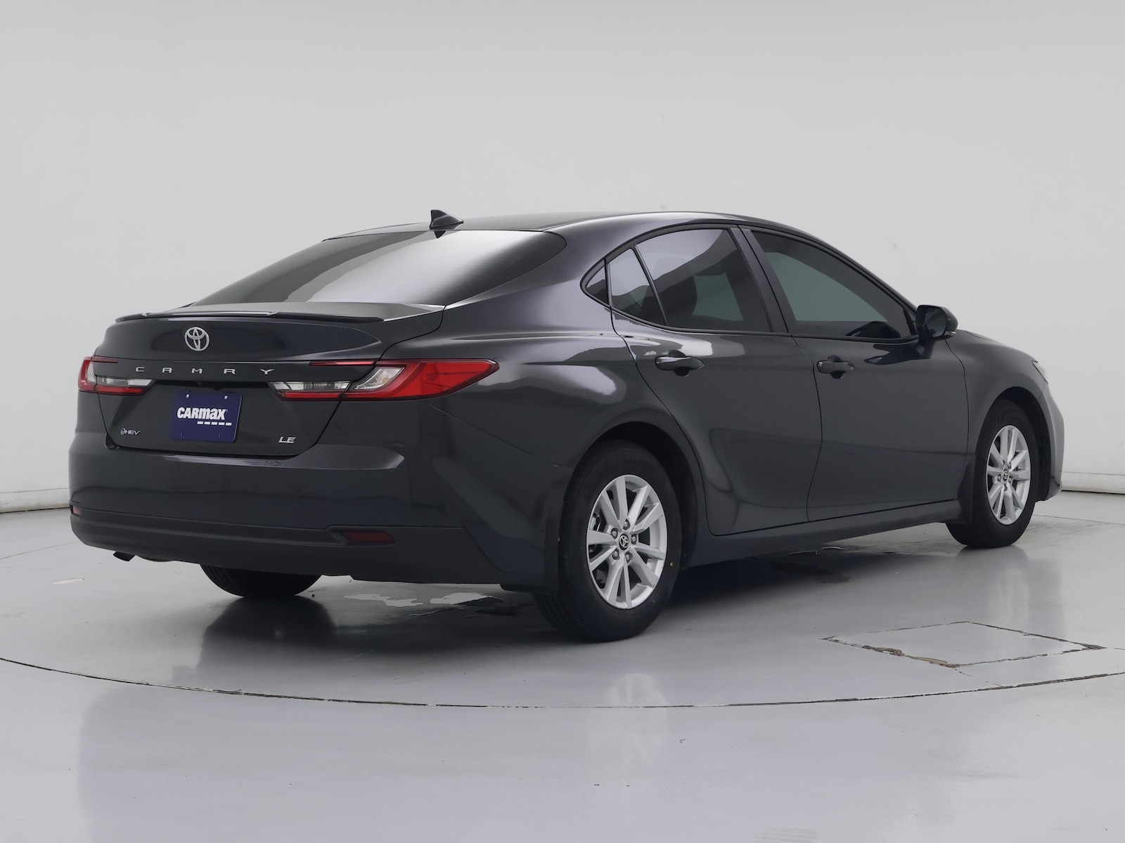 2026 Toyota Camry LE - Photo 9