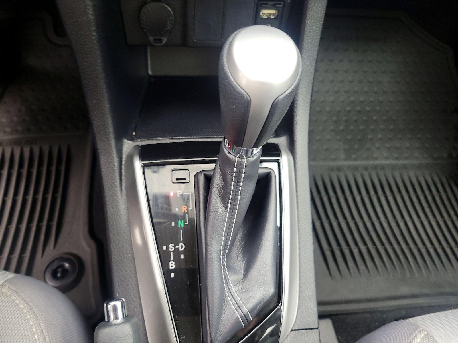 2016 Toyota Corolla LE - Photo 18