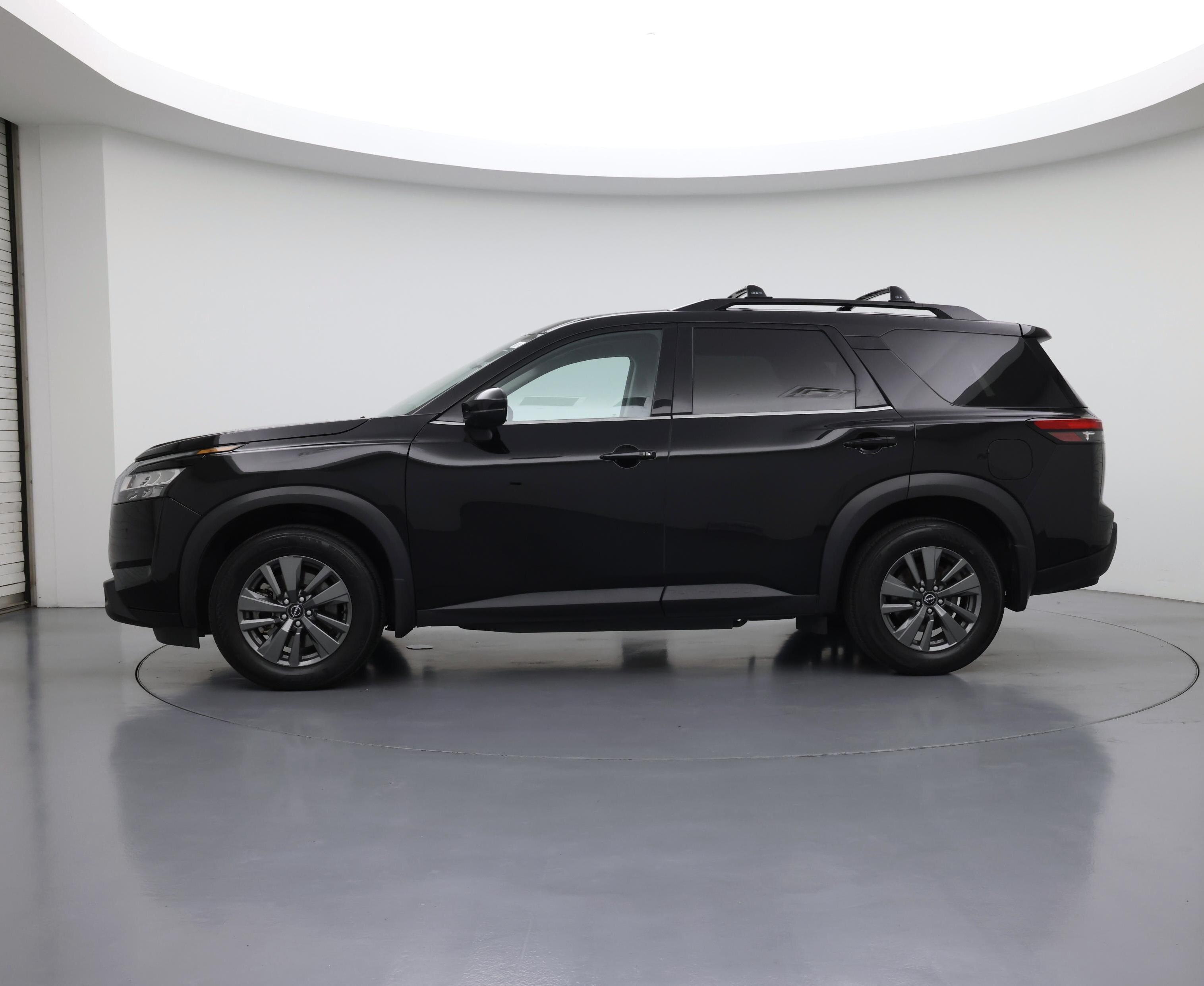 Thumbnail: 2022 Nissan Pathfinder - 3