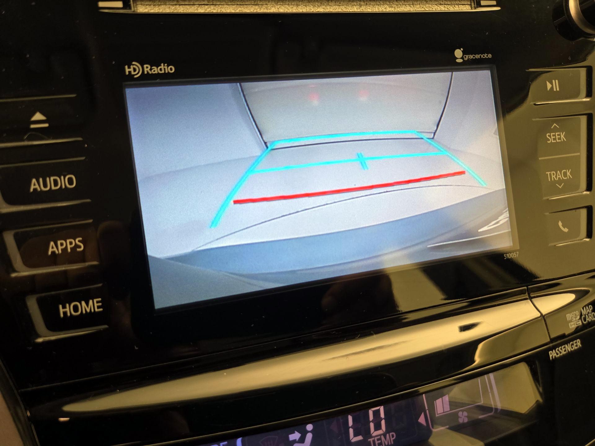 Thumbnail: 2016 Toyota Prius v - 15