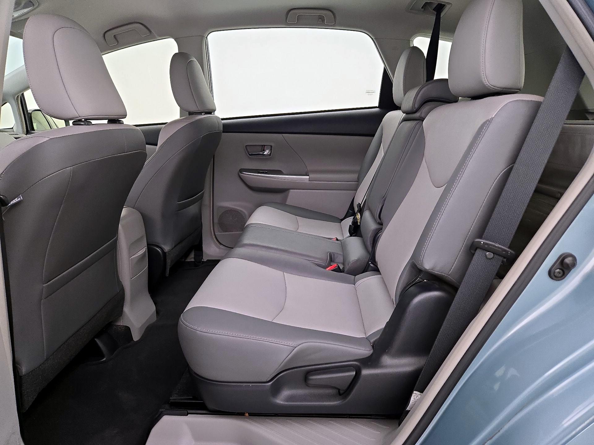 Thumbnail: 2016 Toyota Prius v - 20
