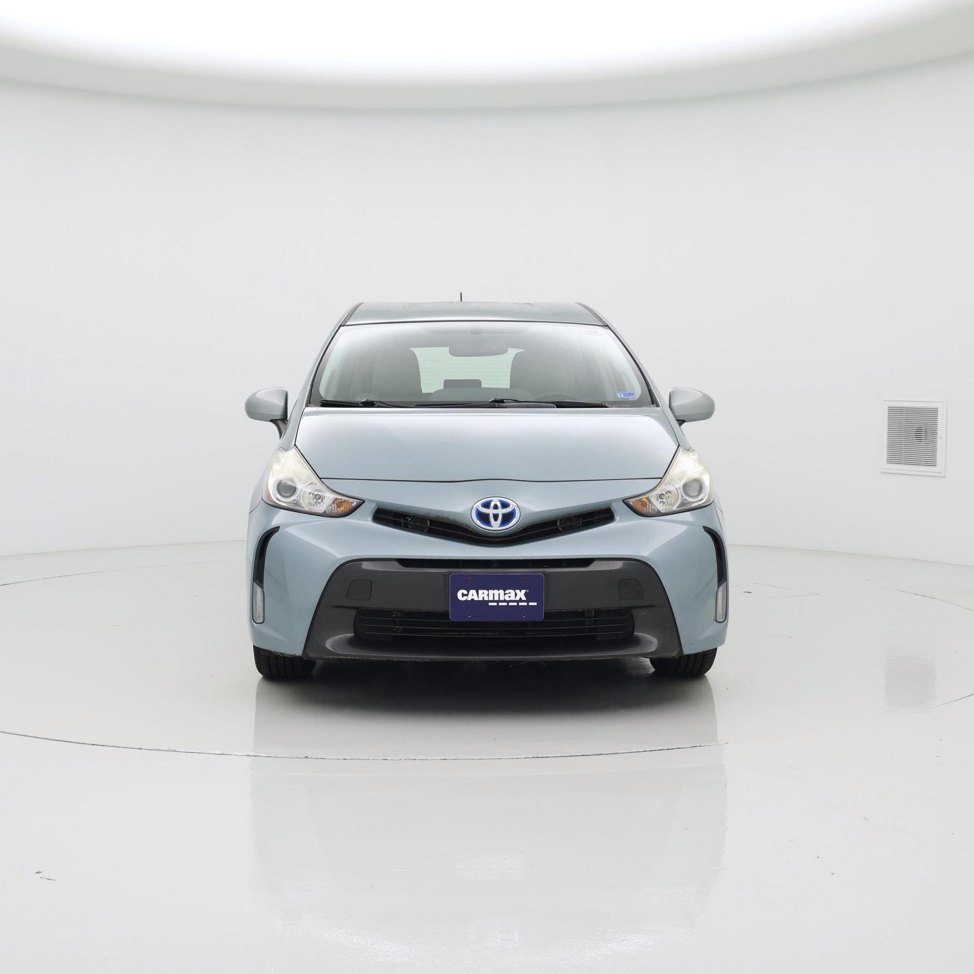 Thumbnail: 2016 Toyota Prius v - 5