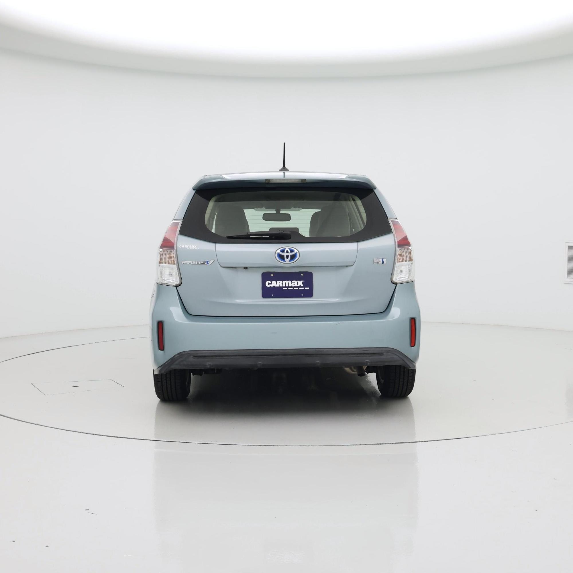 Thumbnail: 2016 Toyota Prius v - 6