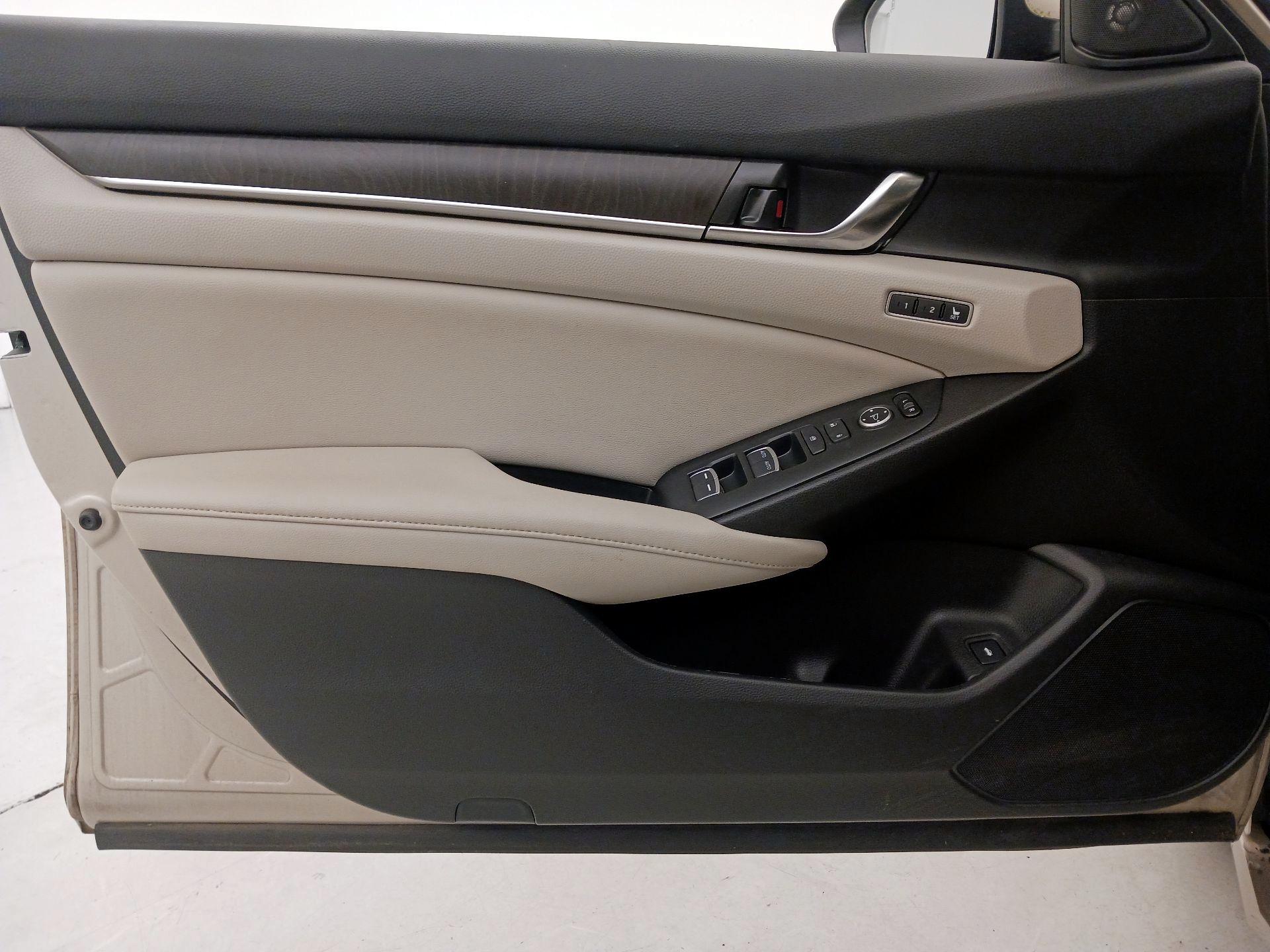 Thumbnail: 2020 Honda Accord - 12