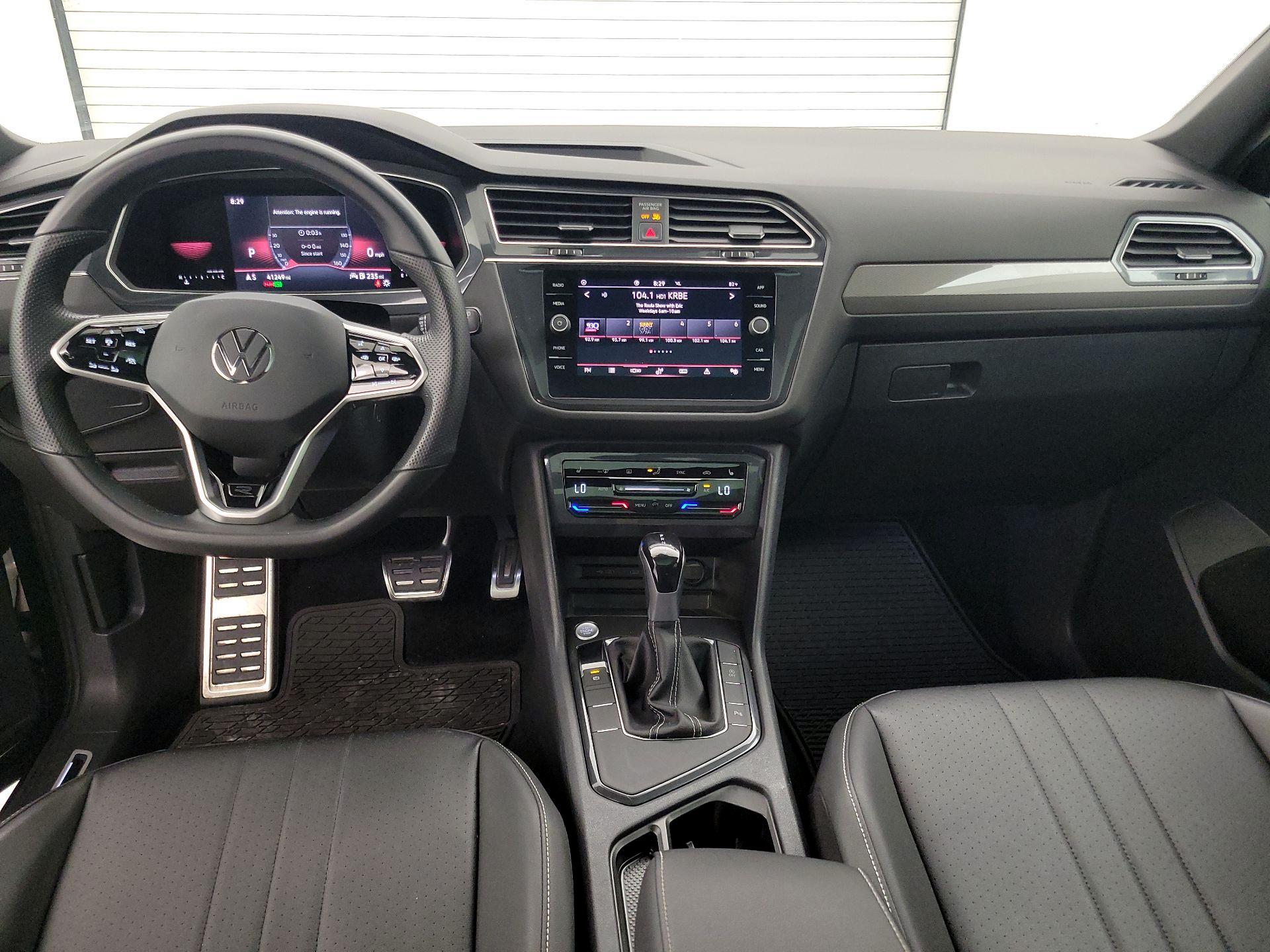 Thumbnail: 2023 Volkswagen Tiguan - 9