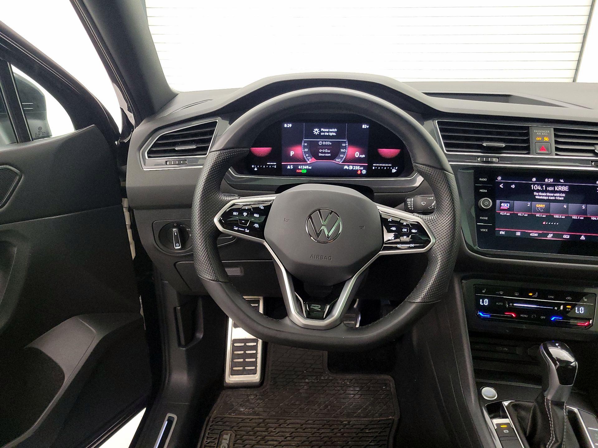 Thumbnail: 2023 Volkswagen Tiguan - 10