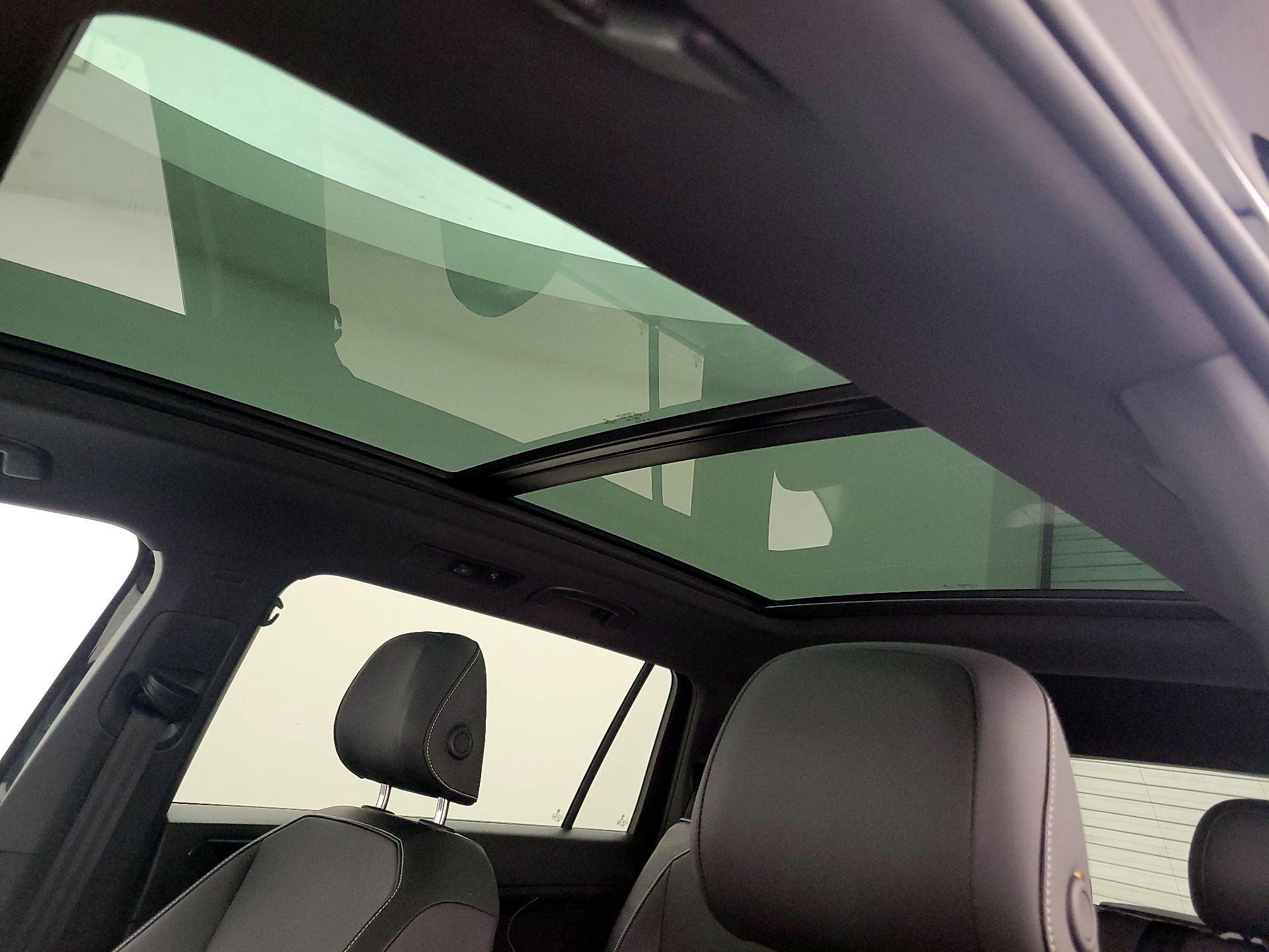 Thumbnail: 2023 Volkswagen Tiguan - 19