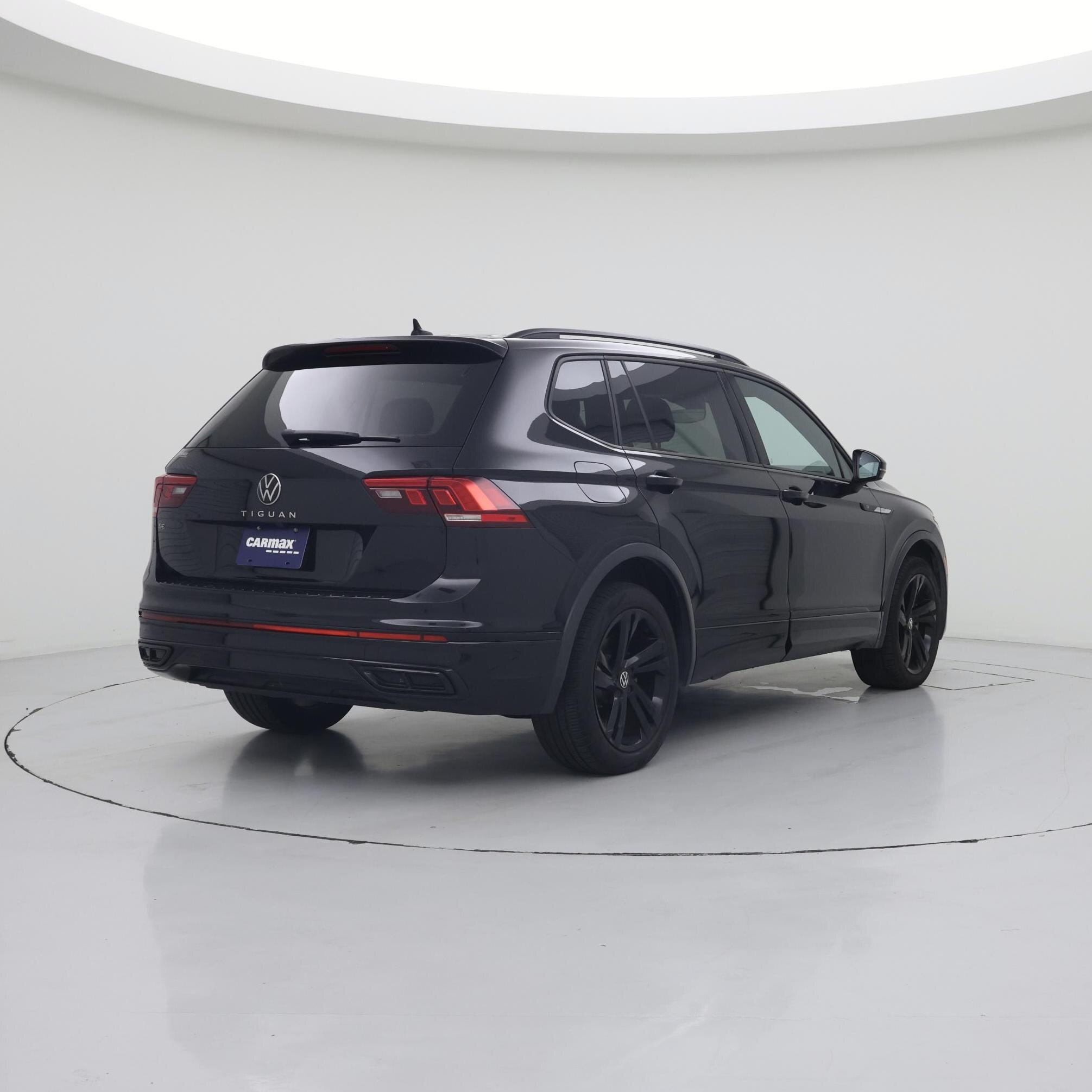 Thumbnail: 2023 Volkswagen Tiguan - 8