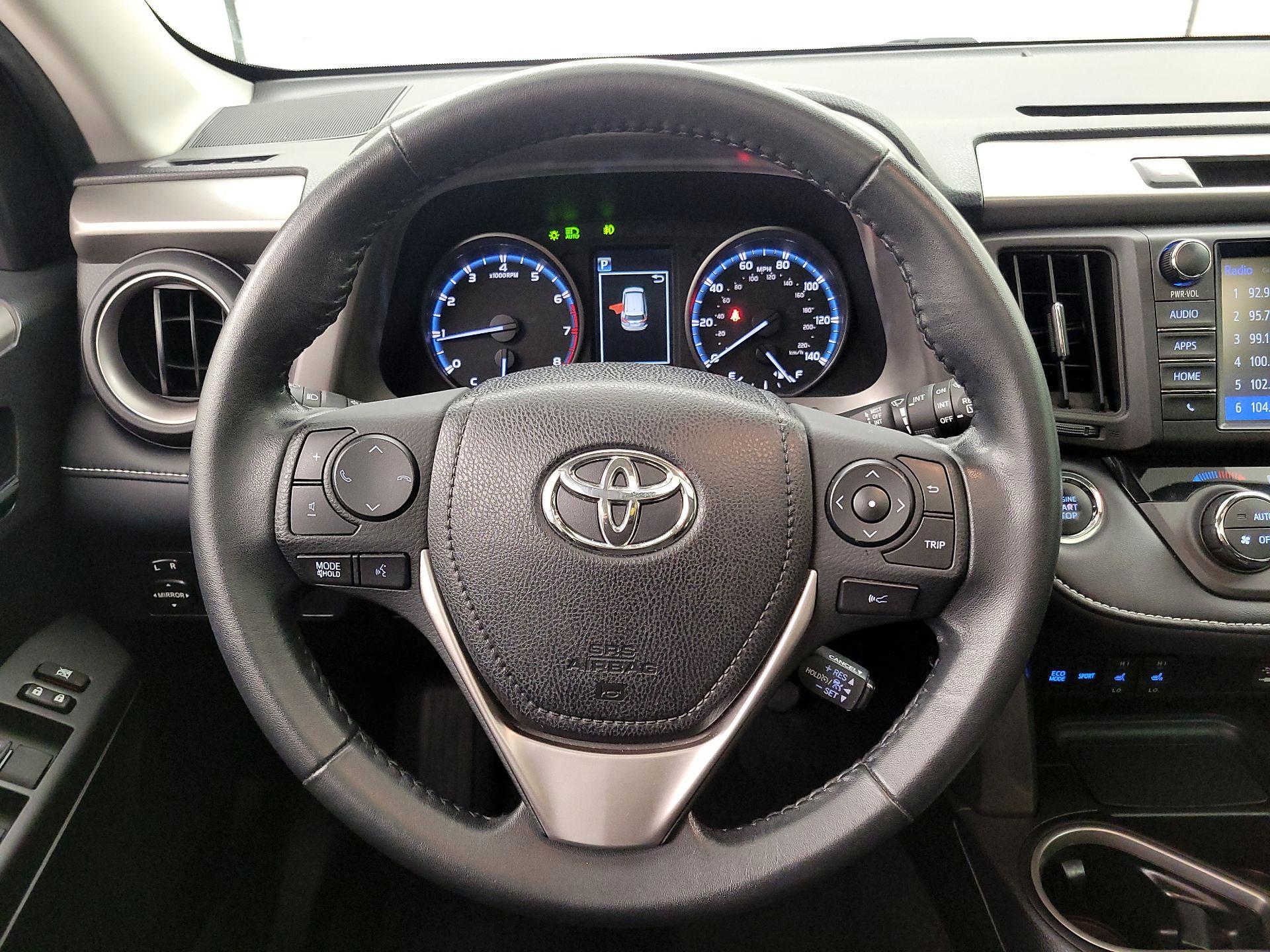 Thumbnail: 2018 Toyota RAV4 - 10
