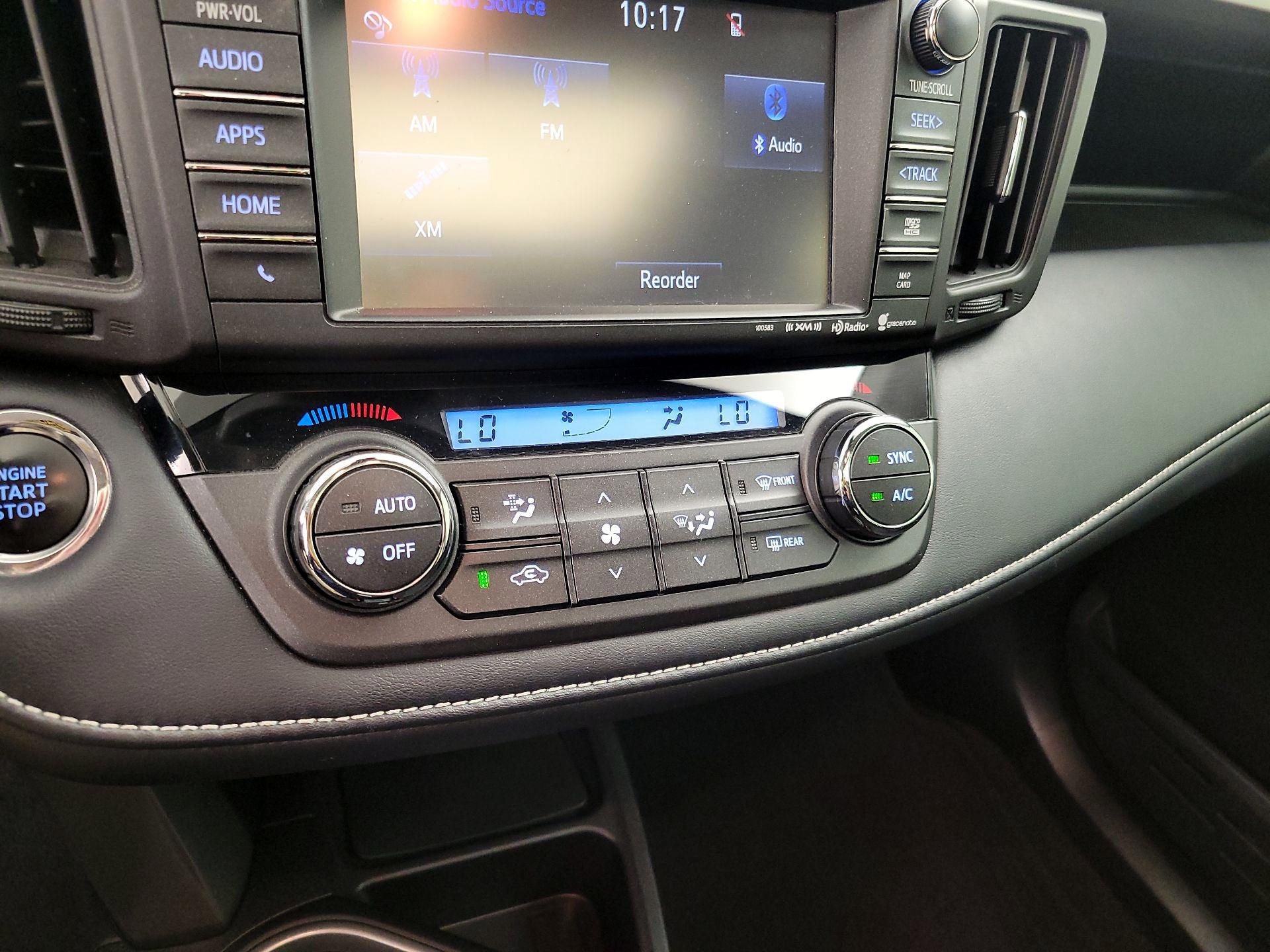 Thumbnail: 2018 Toyota RAV4 - 16