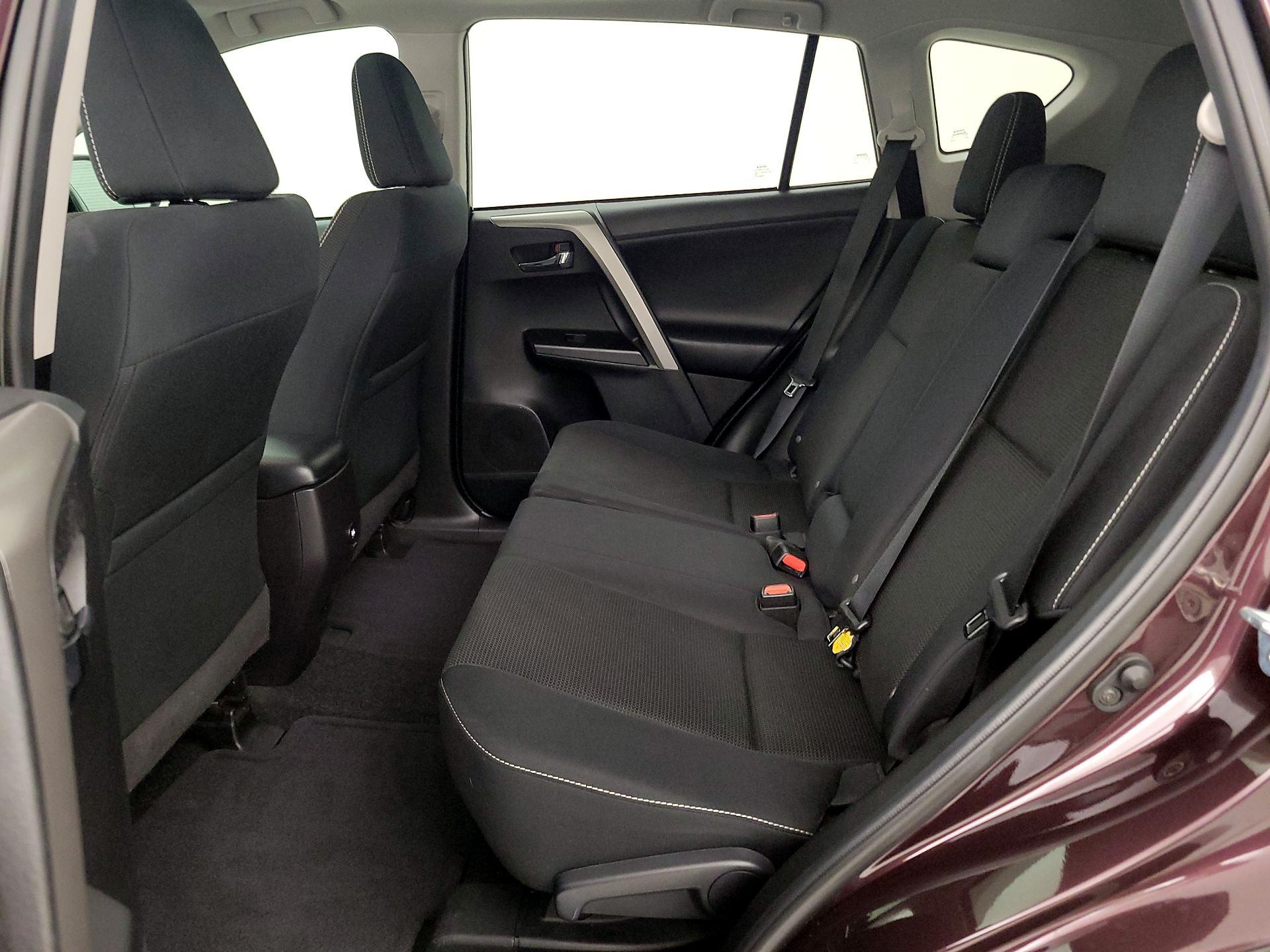 Thumbnail: 2018 Toyota RAV4 - 20